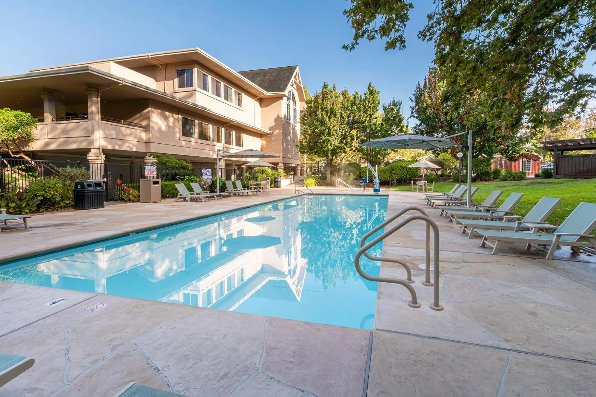 Swimming pool in RiverPointe Napa Valley Resort