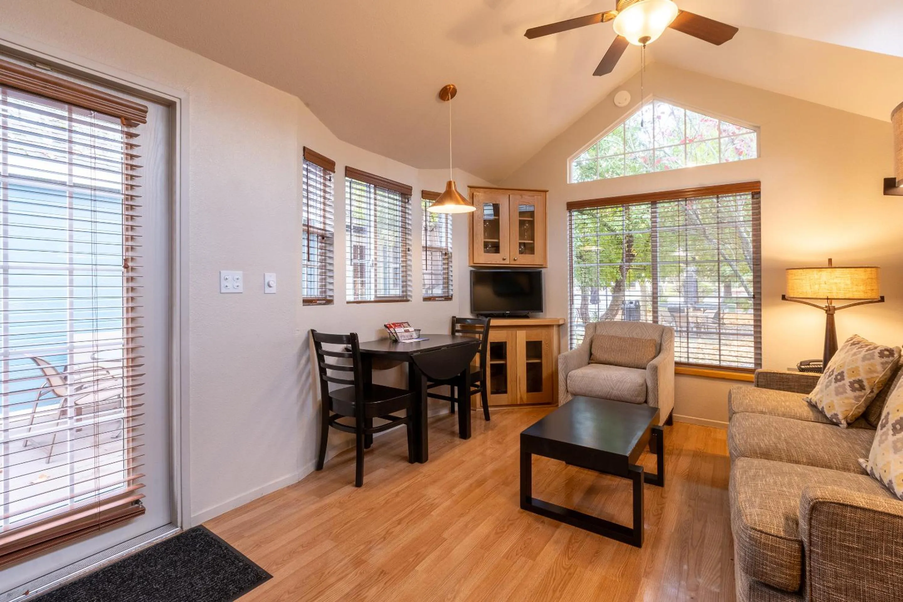 Living room in RiverPointe Napa Valley Resort