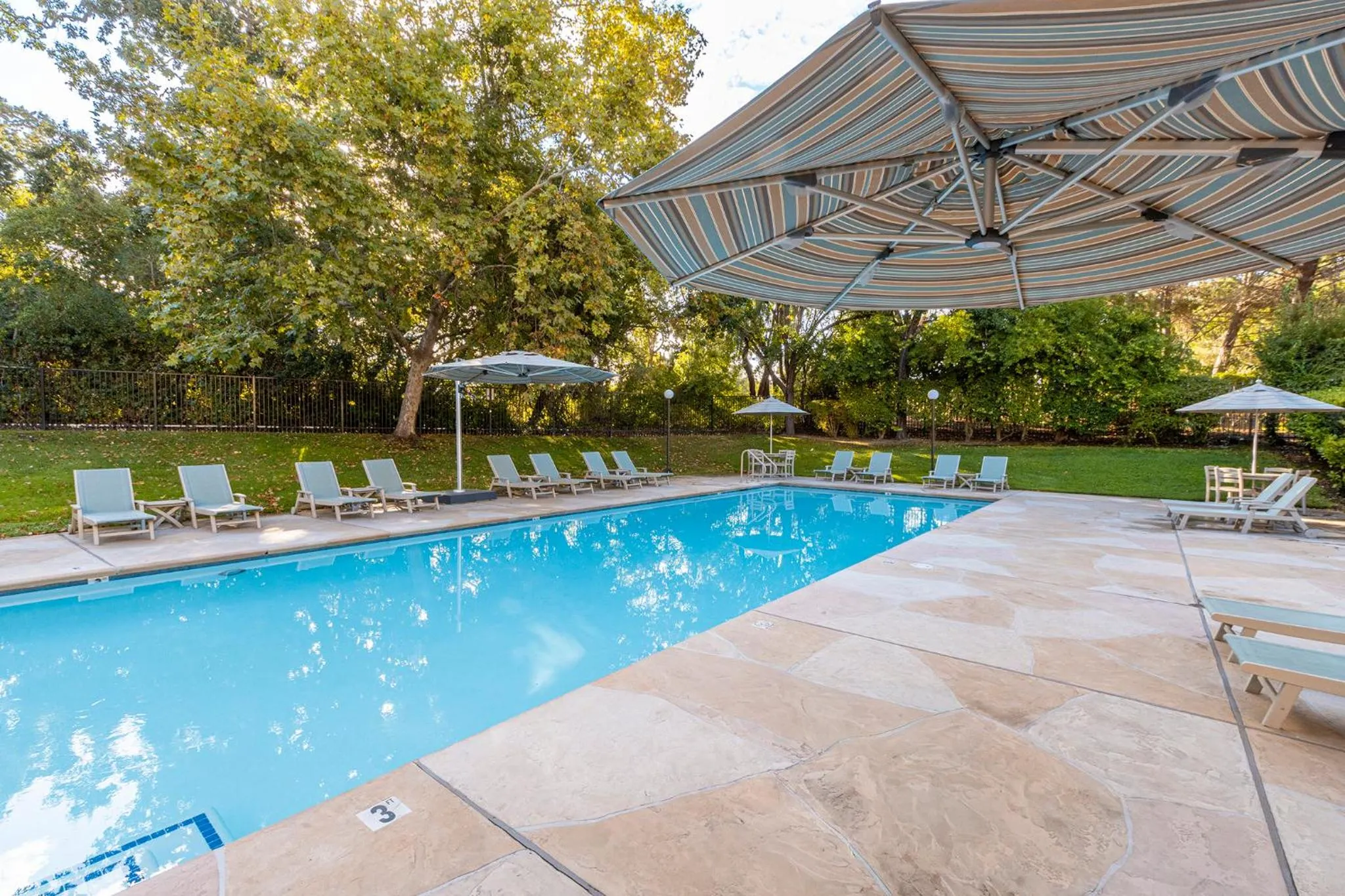 Swimming pool in RiverPointe Napa Valley Resort