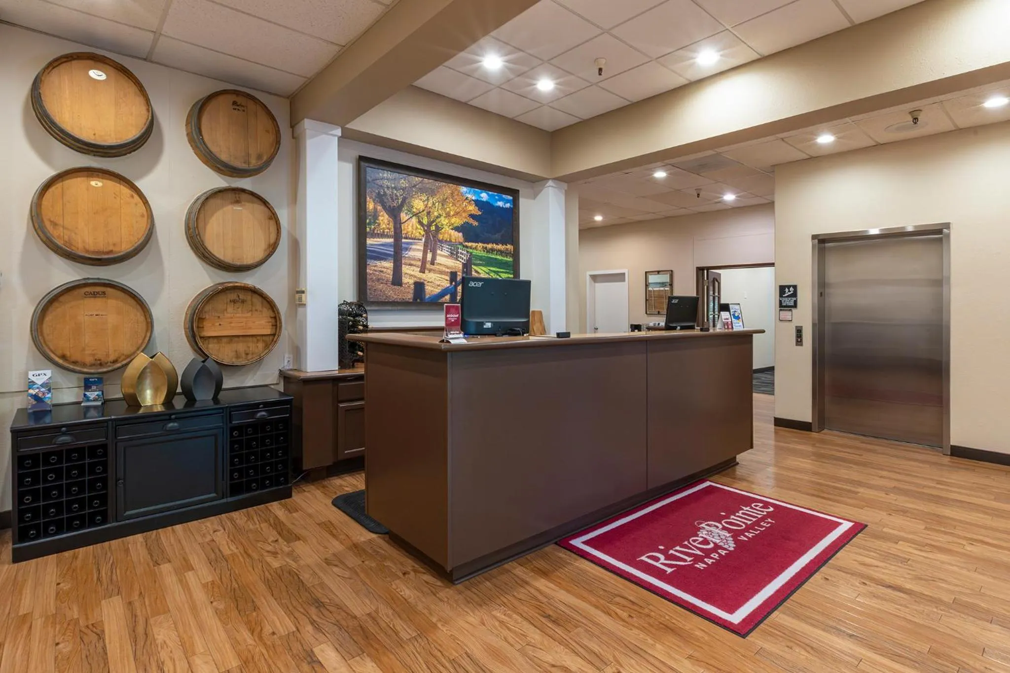 Lobby or reception in RiverPointe Napa Valley Resort