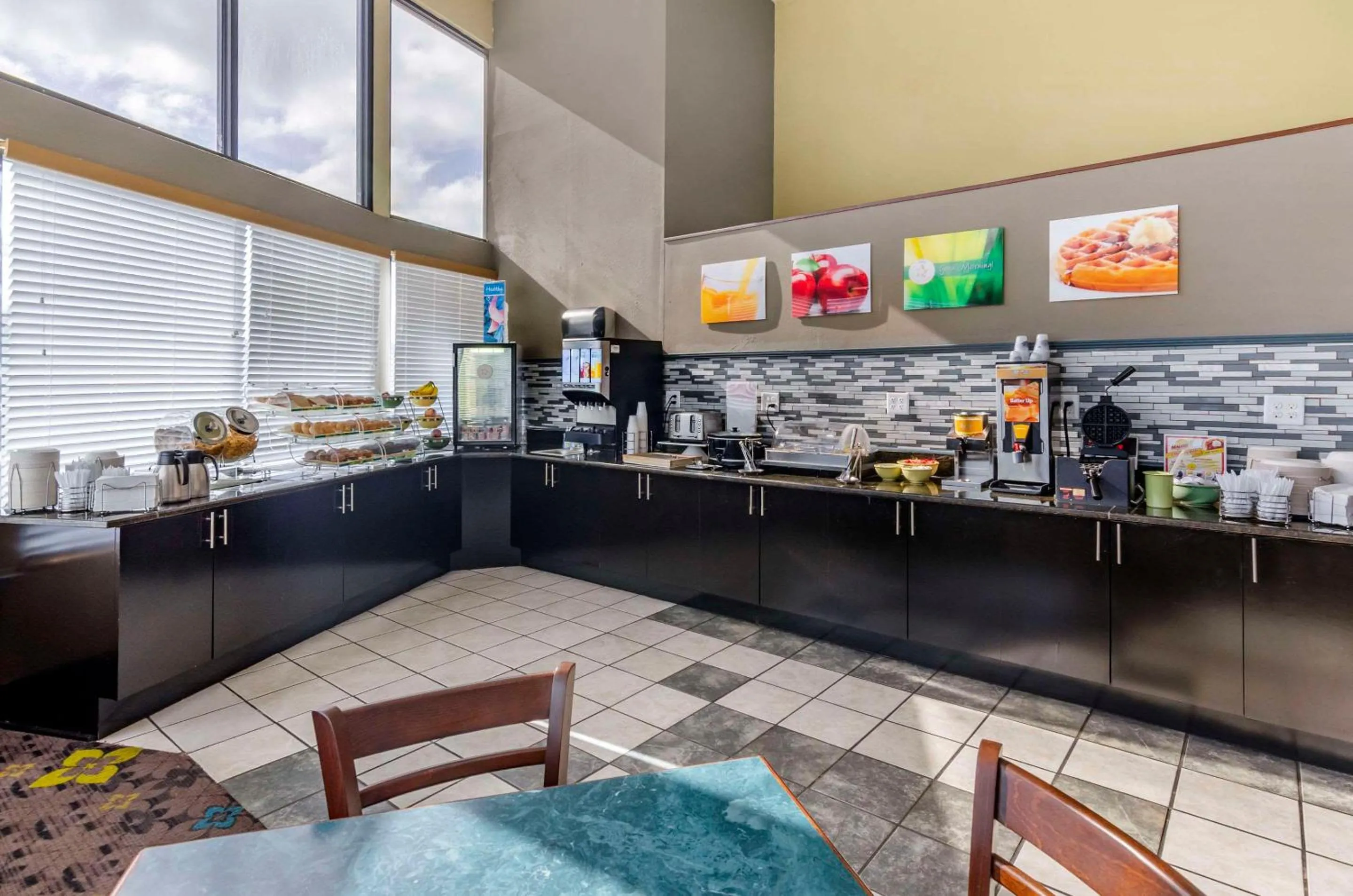 Breakfast in Quality Inn Hillsville