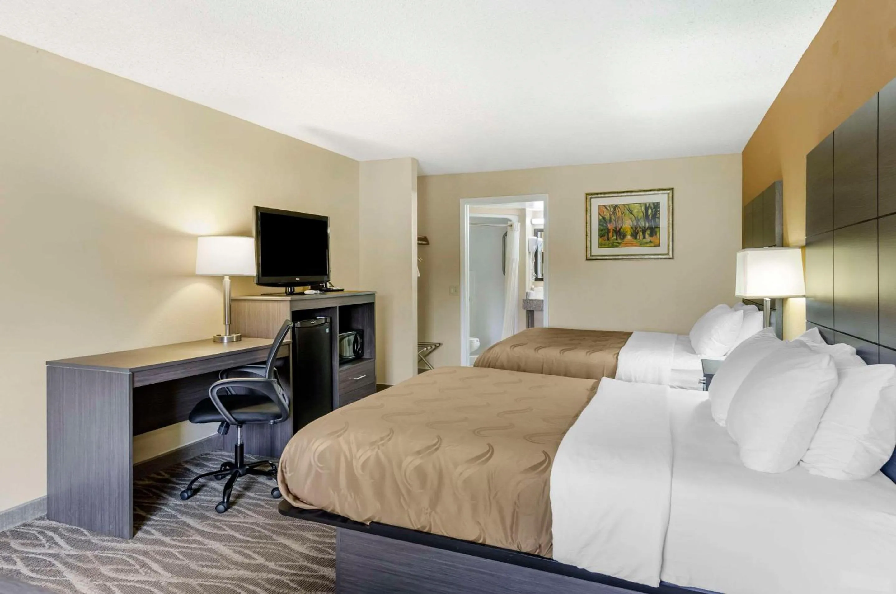 Bedroom, Bed in Quality Inn Hillsville