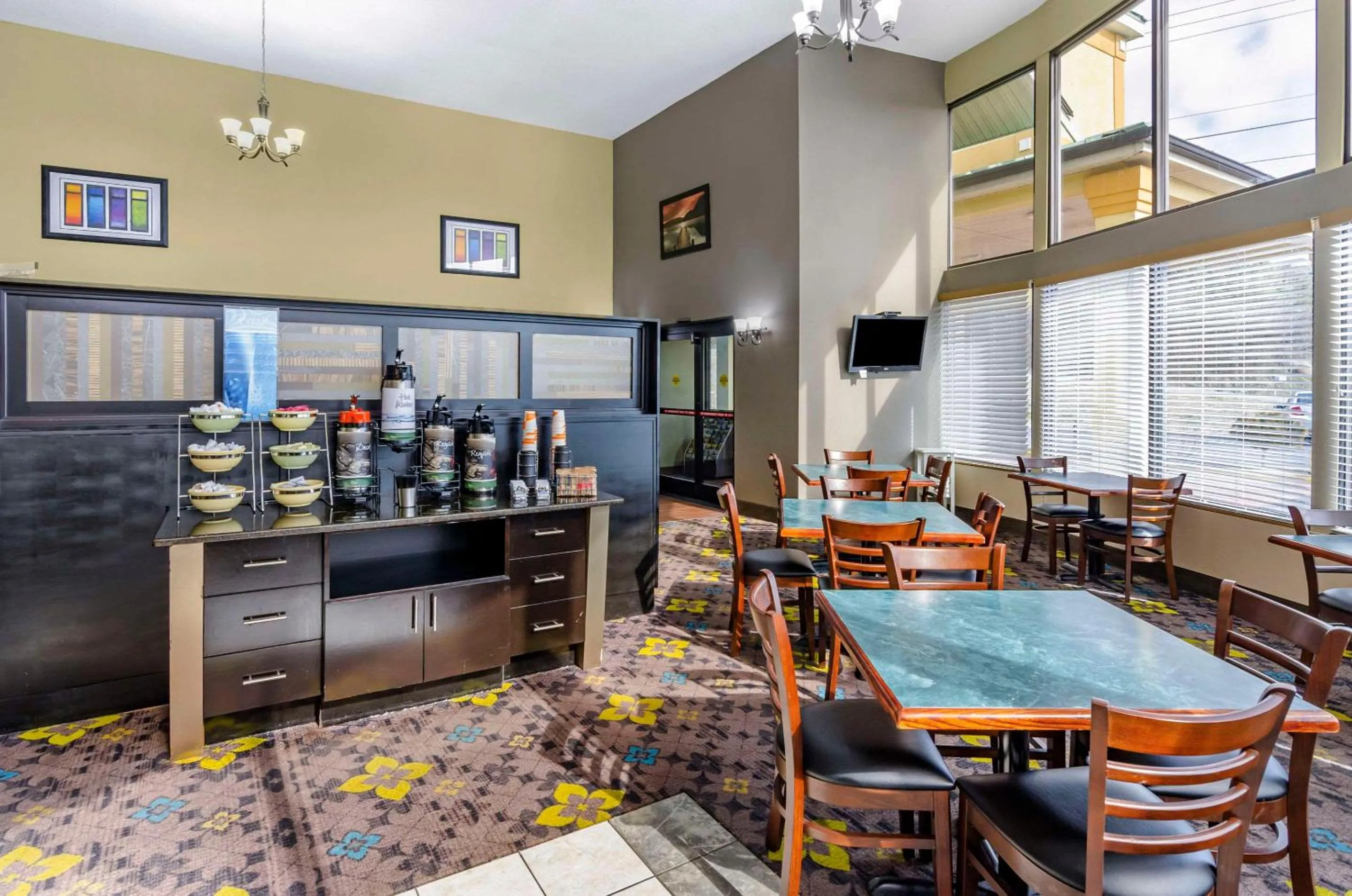 Breakfast in Quality Inn Hillsville