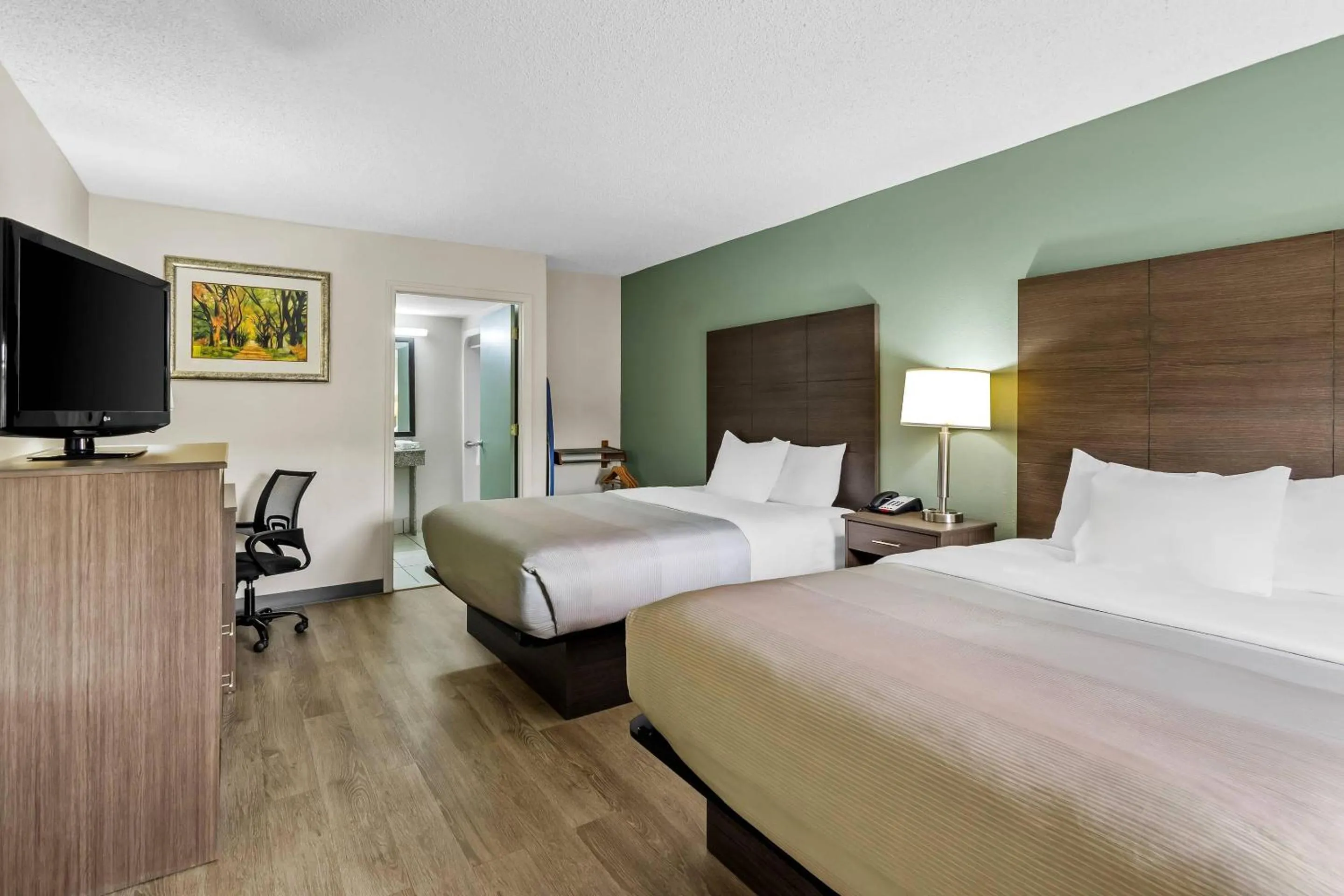 Bedroom, Bed in Quality Inn Hillsville