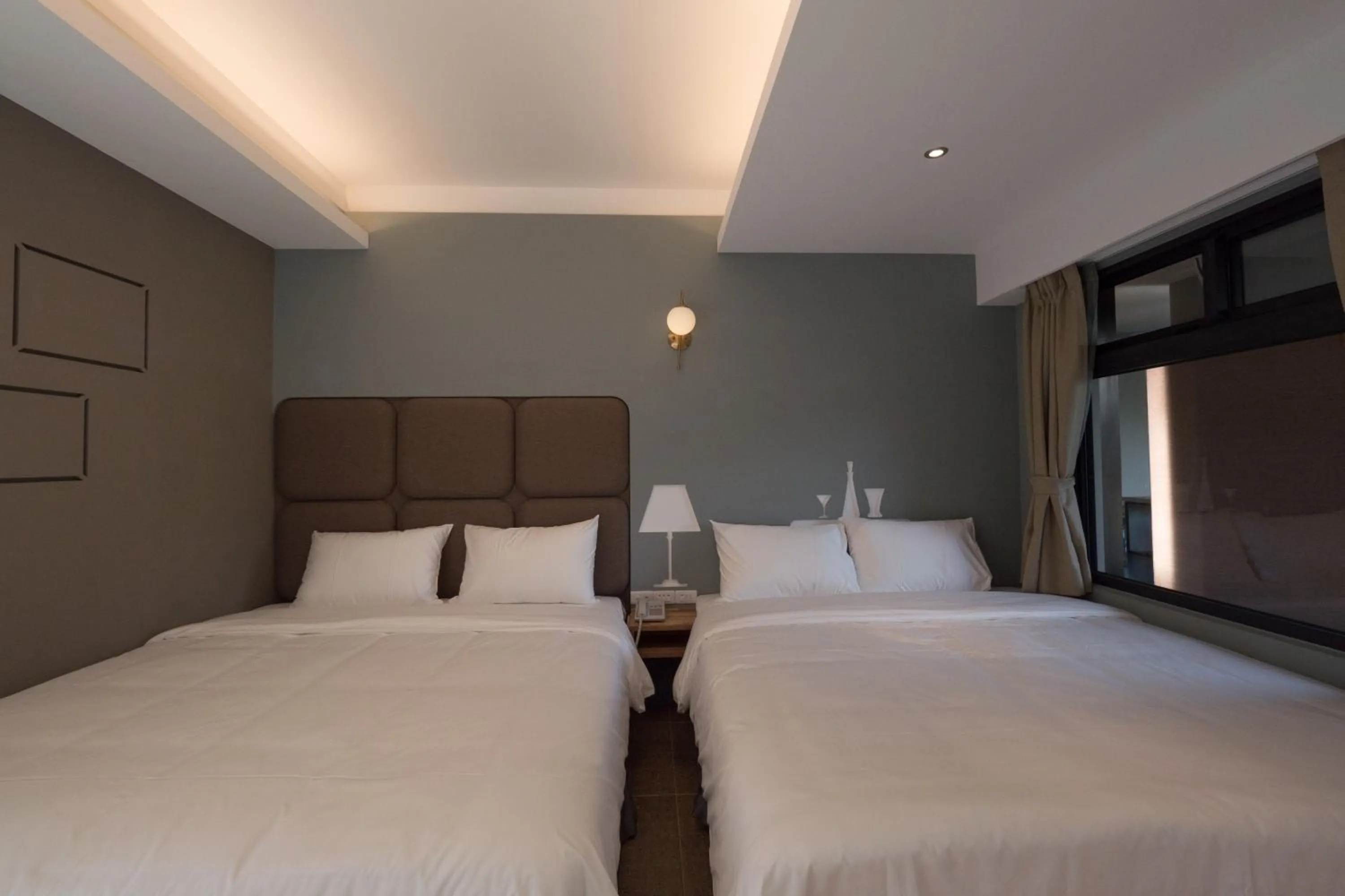 Quadruple Room with Balcony in Okra Villa