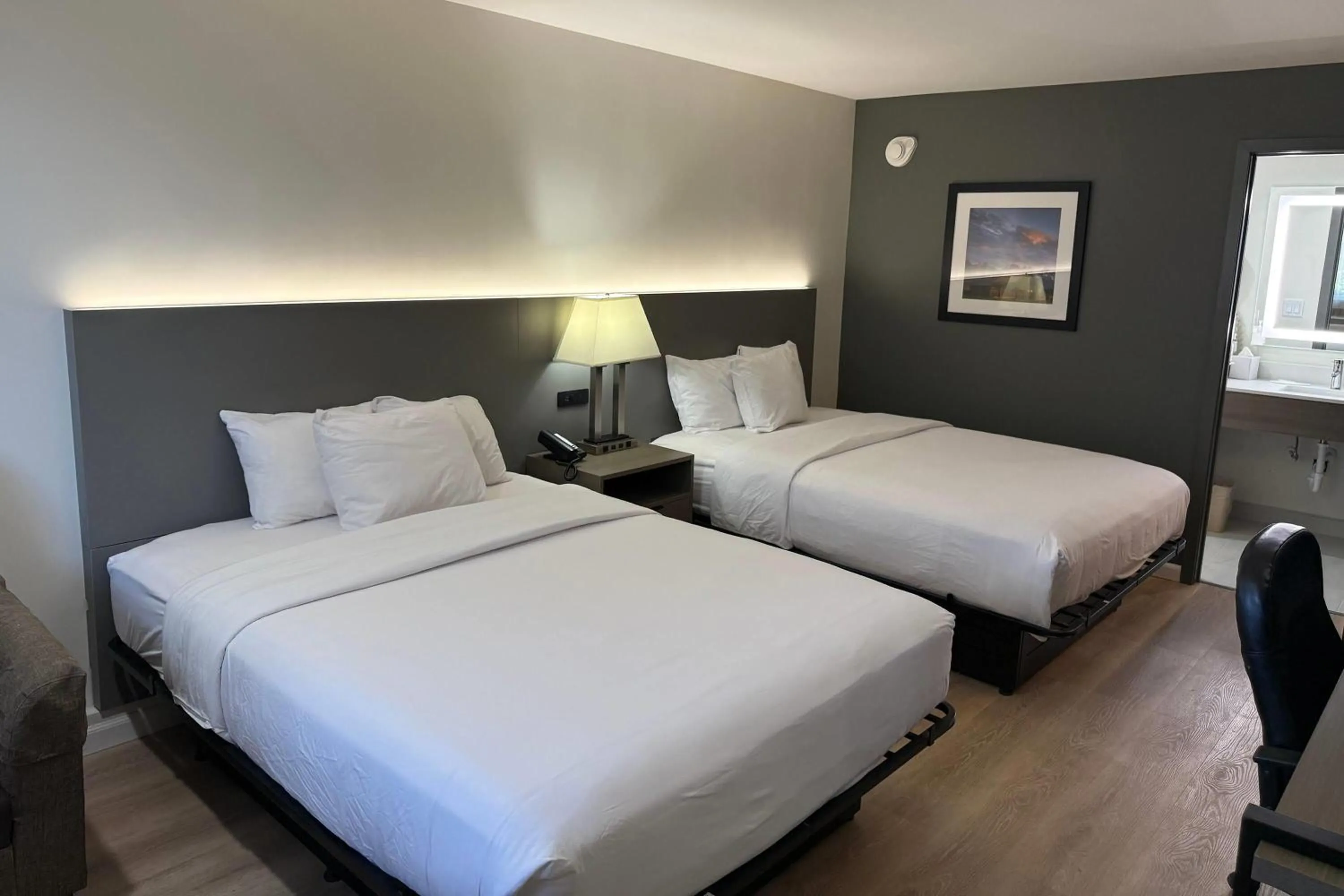 Photo of the whole room, Bed in Baymont by Wyndham Rock Springs