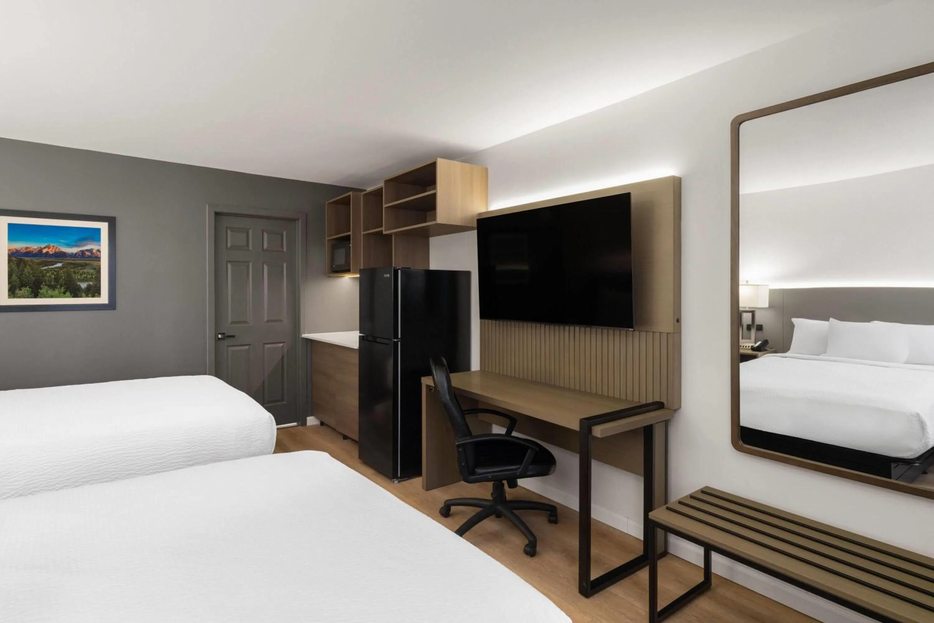 Photo of the whole room, Bed in Baymont by Wyndham Rock Springs