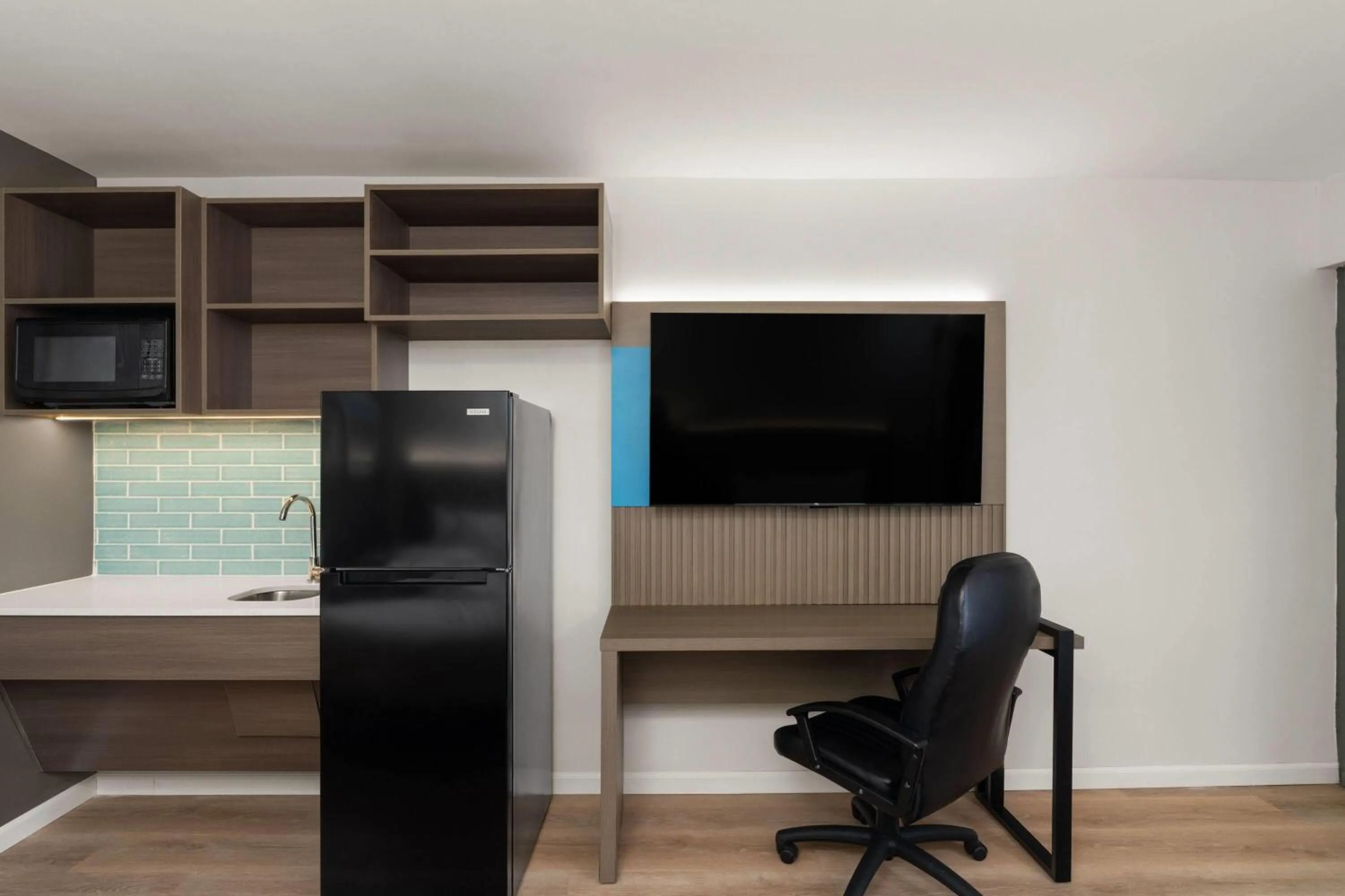 Photo of the whole room in Baymont by Wyndham Rock Springs