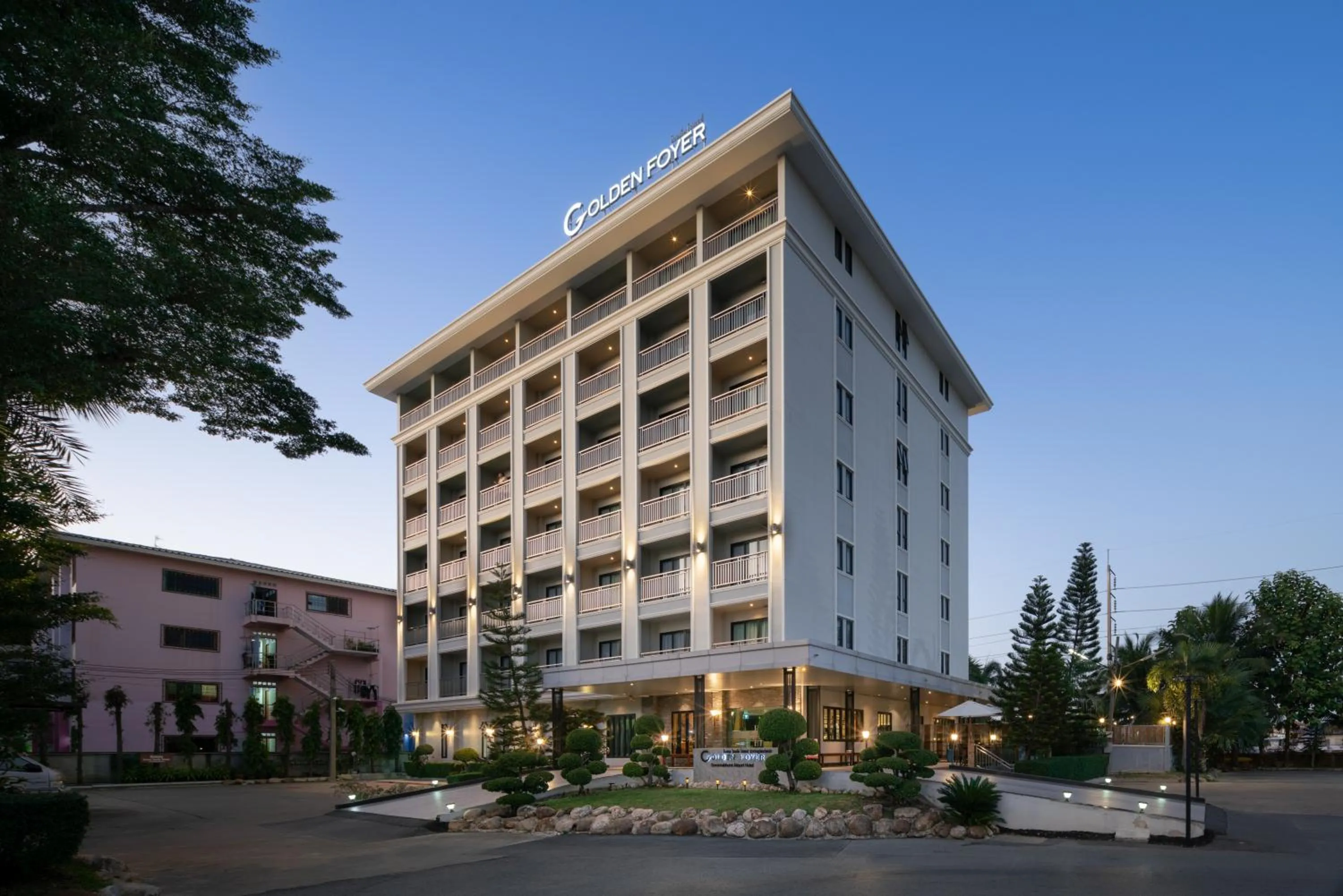 Property building in Golden Foyer Suvarnabhumi Airport Hotel