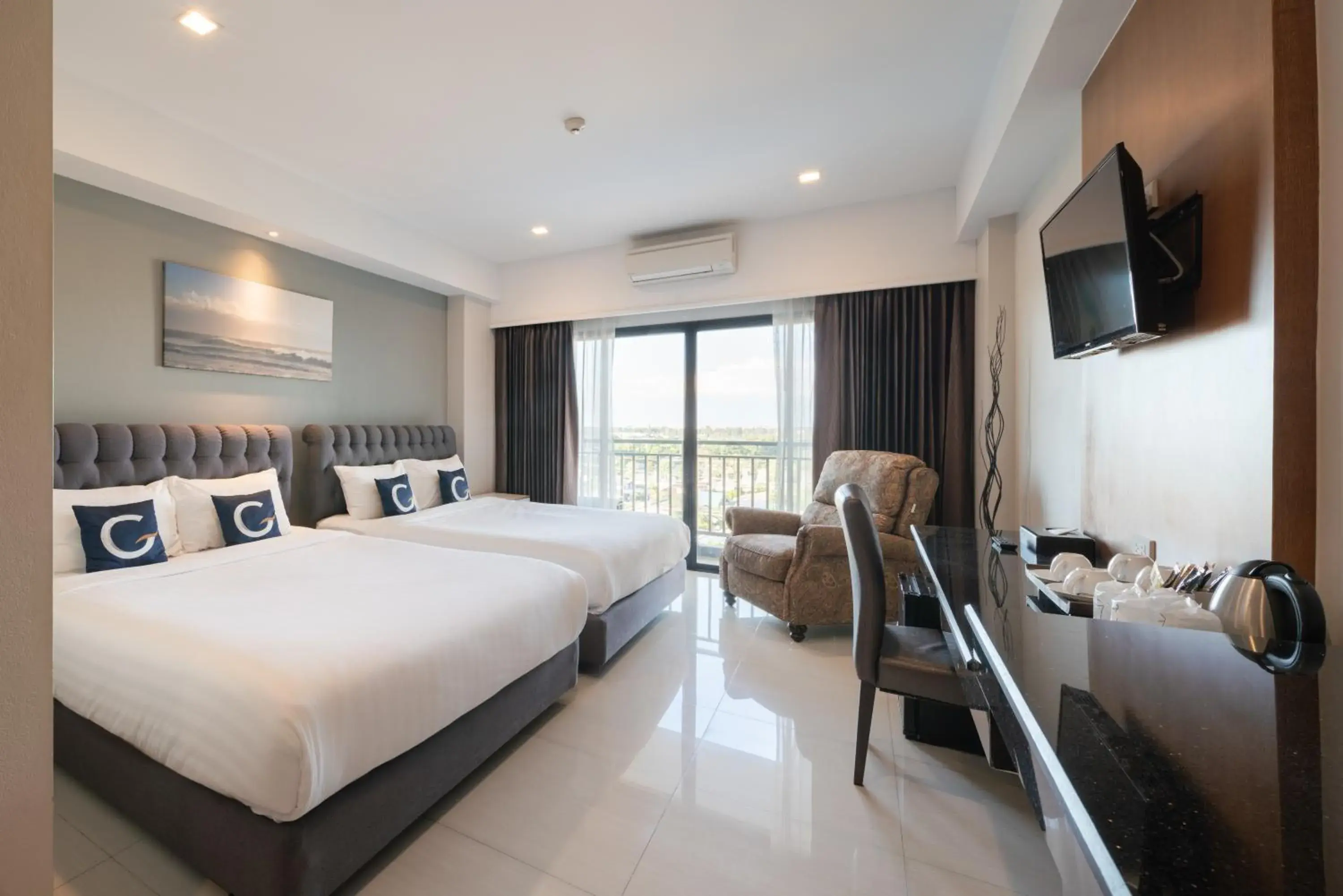Family Room with Balcony - Free Airport Shuttle in Golden Foyer Suvarnabhumi Airport Hotel Family Room with Balcony - Free Airport Shuttle in Golden Foyer Suvarnabhumi Airport Hotel