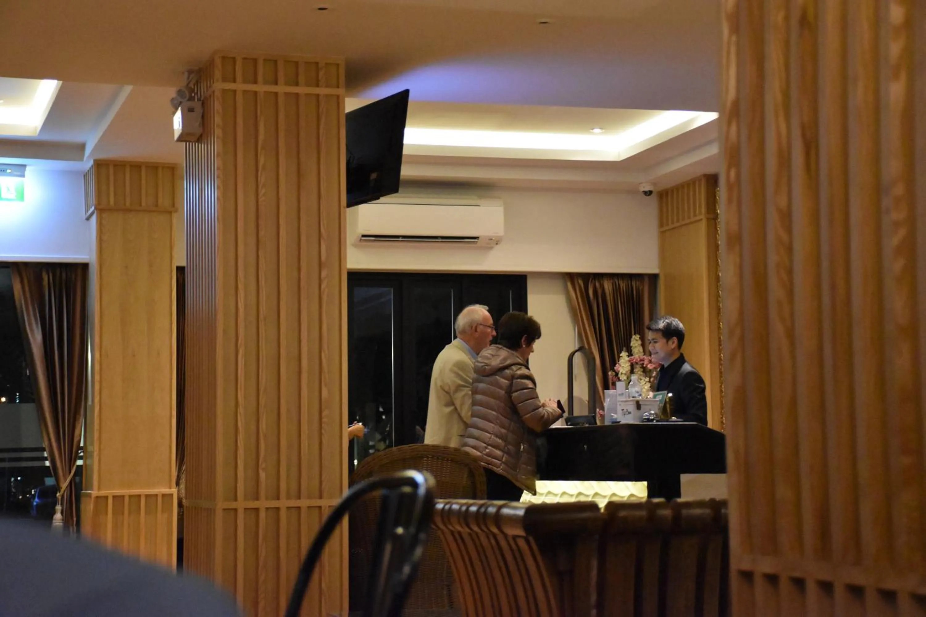 Staff in Golden Foyer Suvarnabhumi Airport Hotel