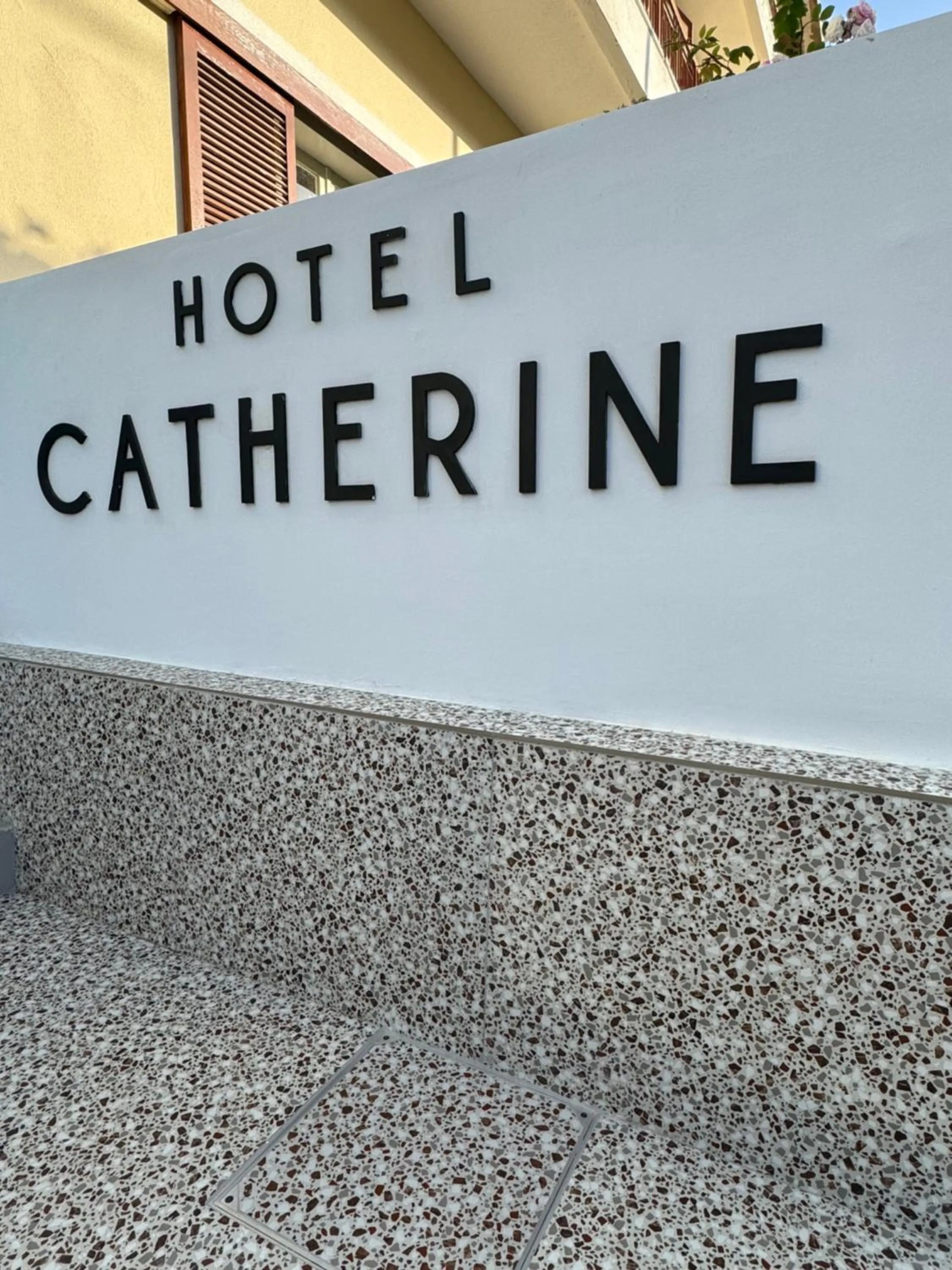 Facade/entrance in Catherine Hotel