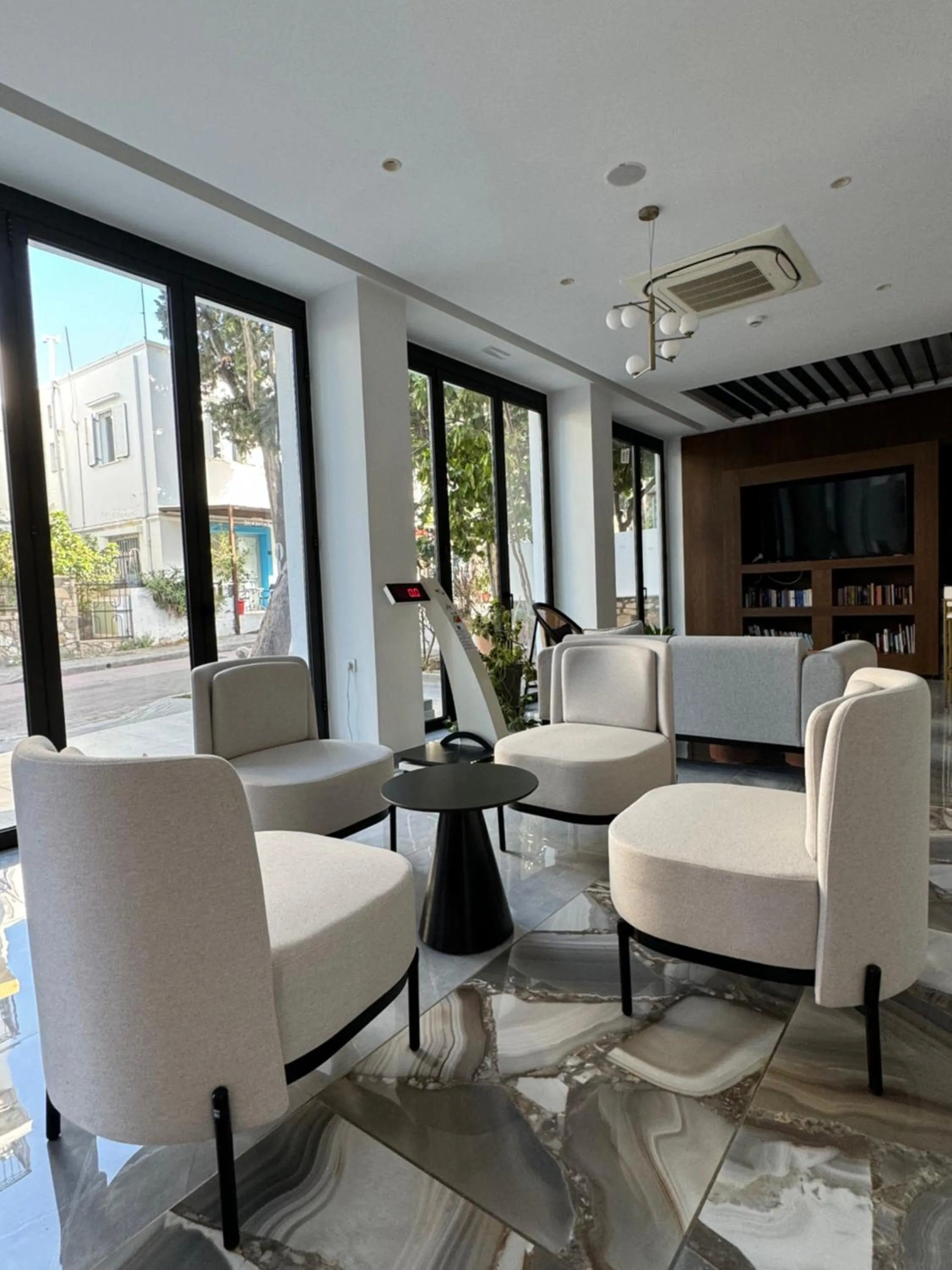 Living room in Catherine Hotel