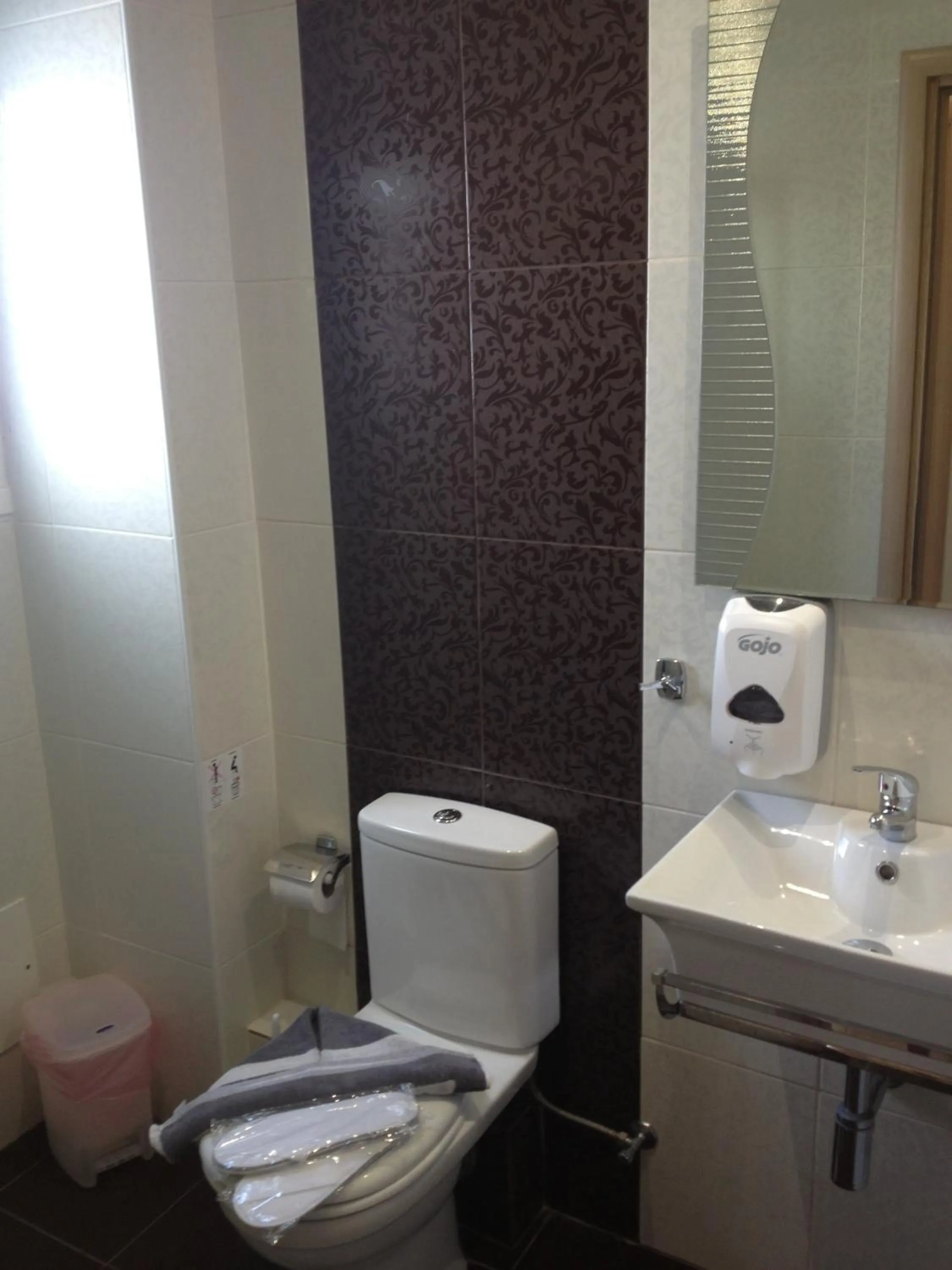 Bathroom in Catherine Hotel