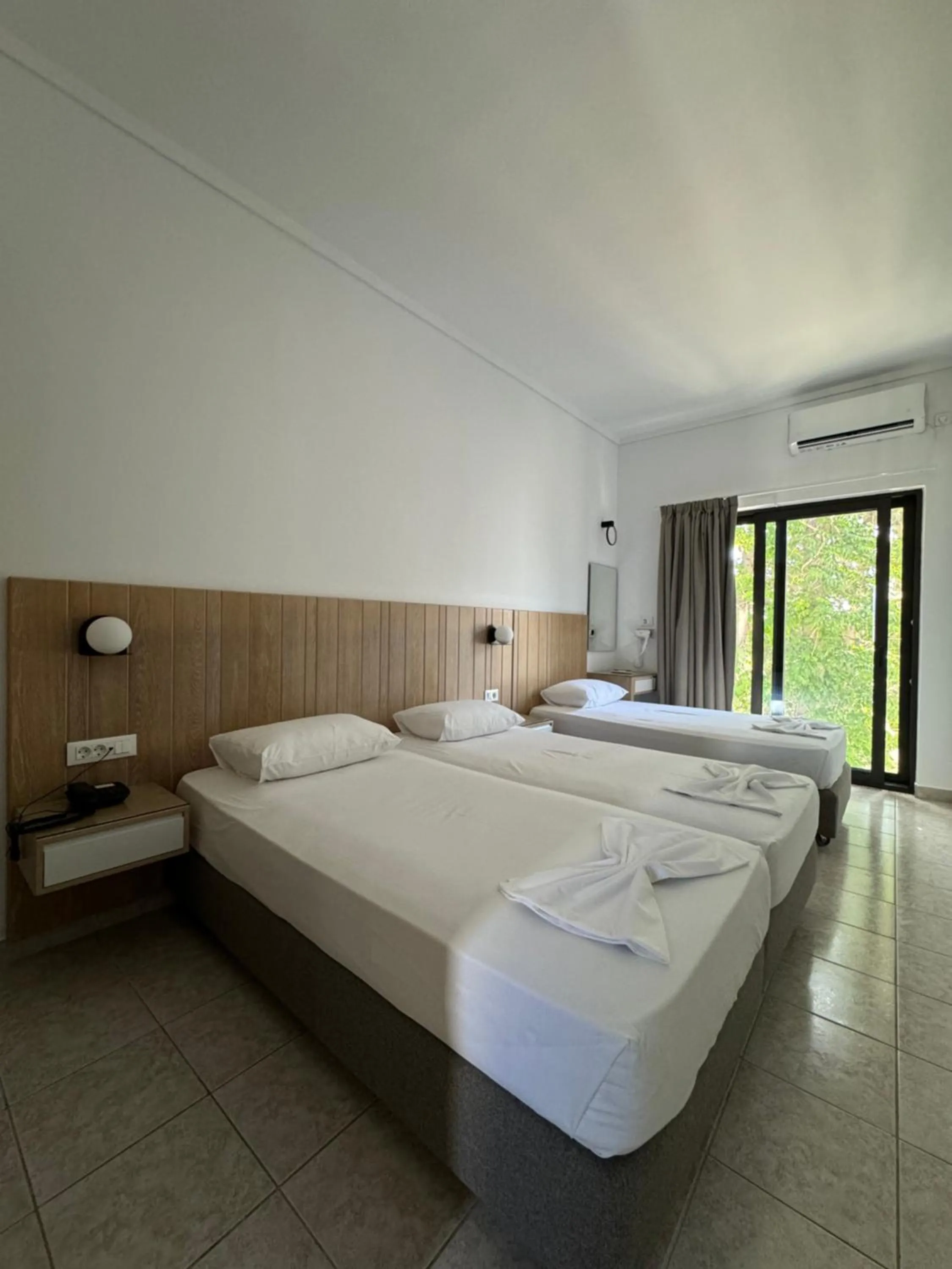 Bed in Catherine Hotel