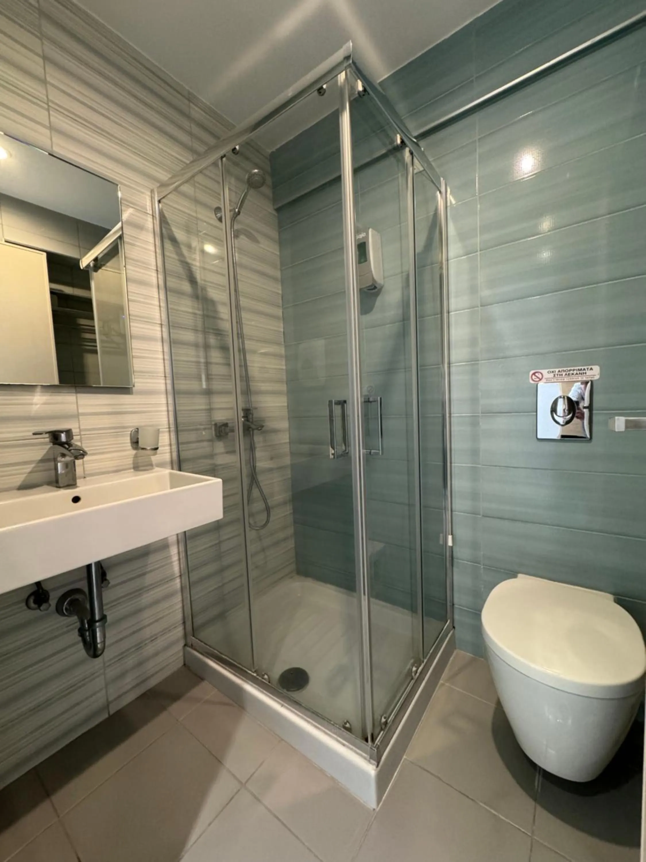 Shower in Catherine Hotel