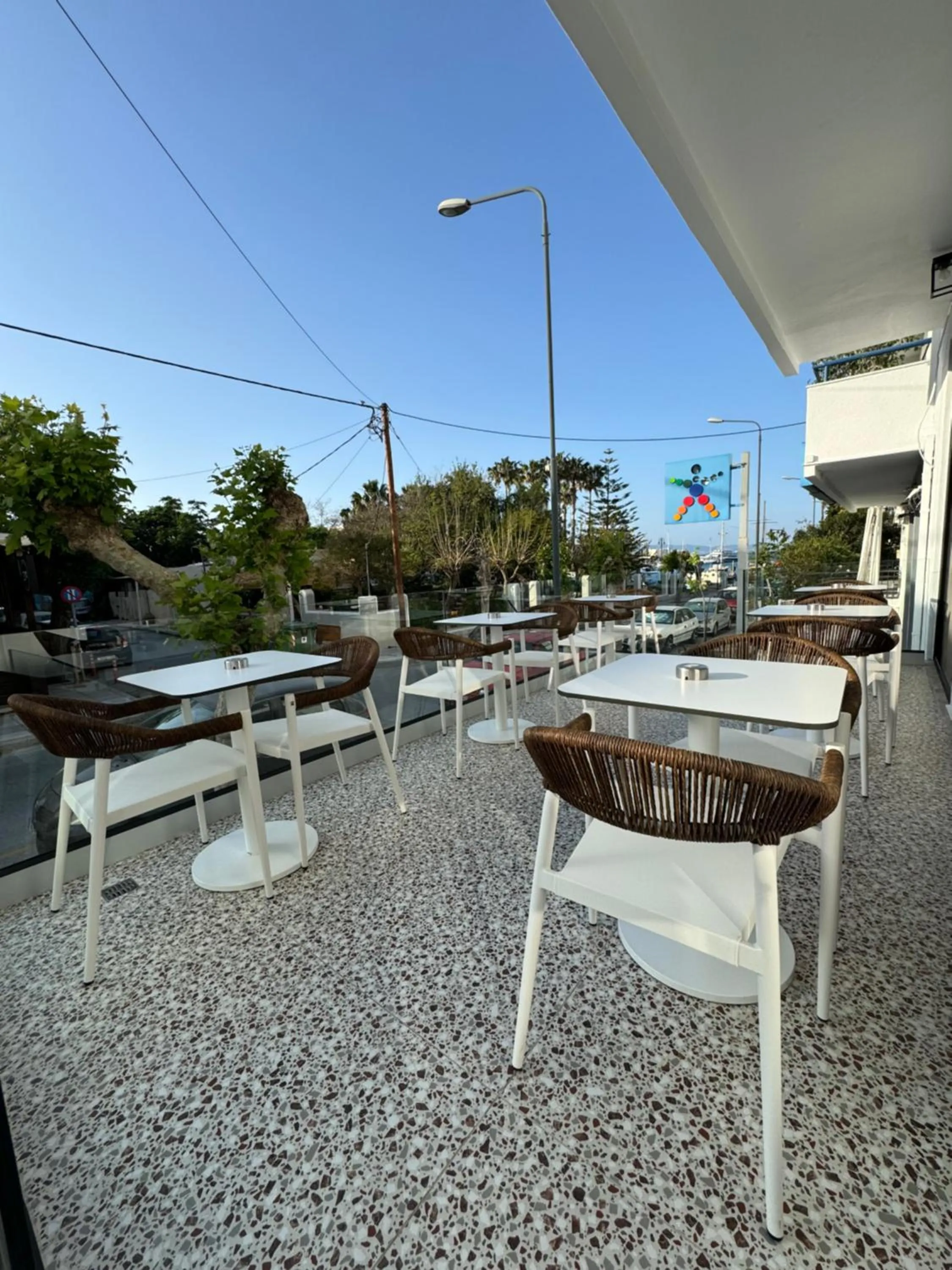 Restaurant/places to eat in Catherine Hotel