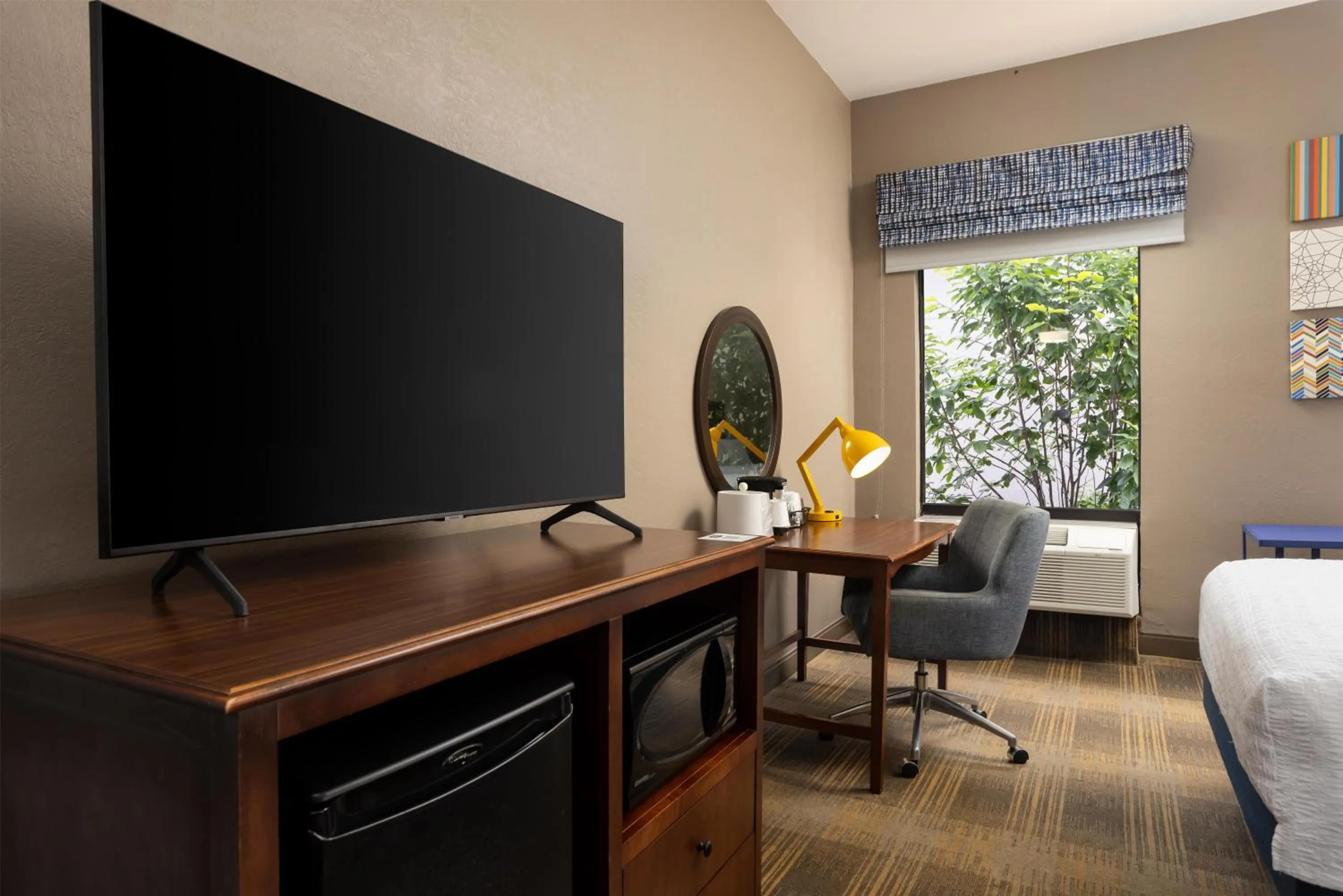 Bedroom, Bed in Hampton Inn Carrollton KY