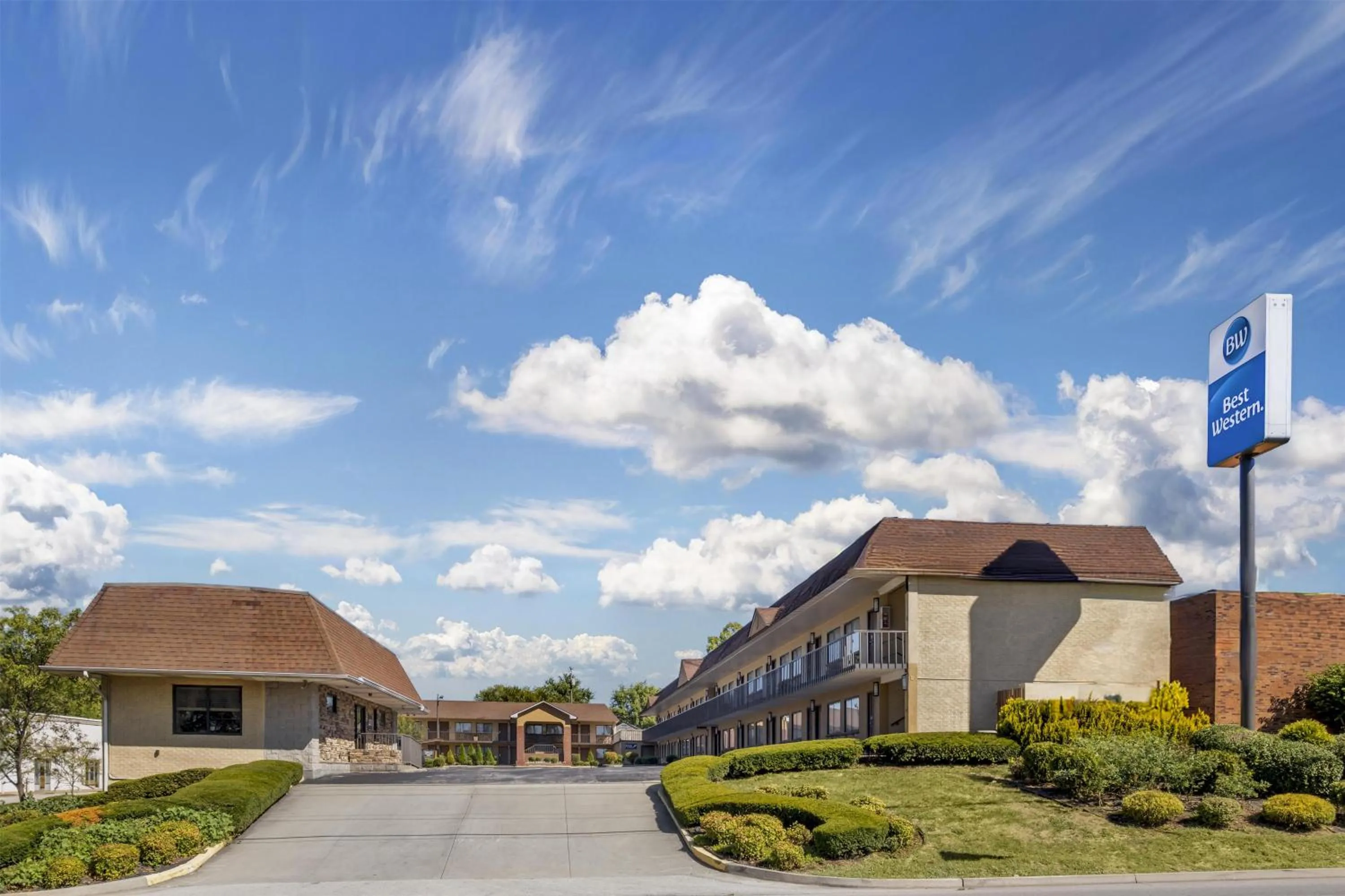 Property building in Best Western Winchester Hotel