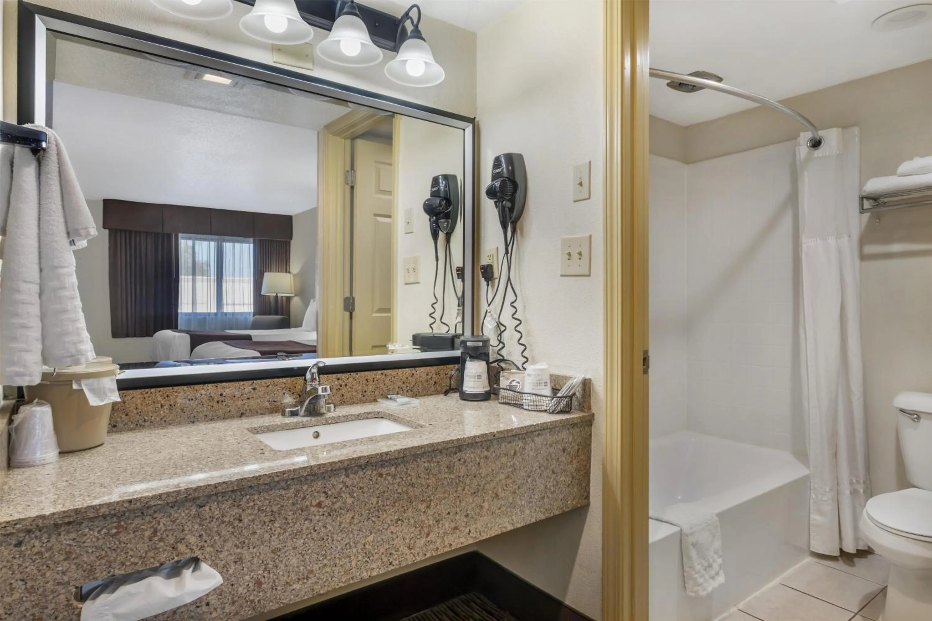 Bedroom in Best Western Winchester Hotel