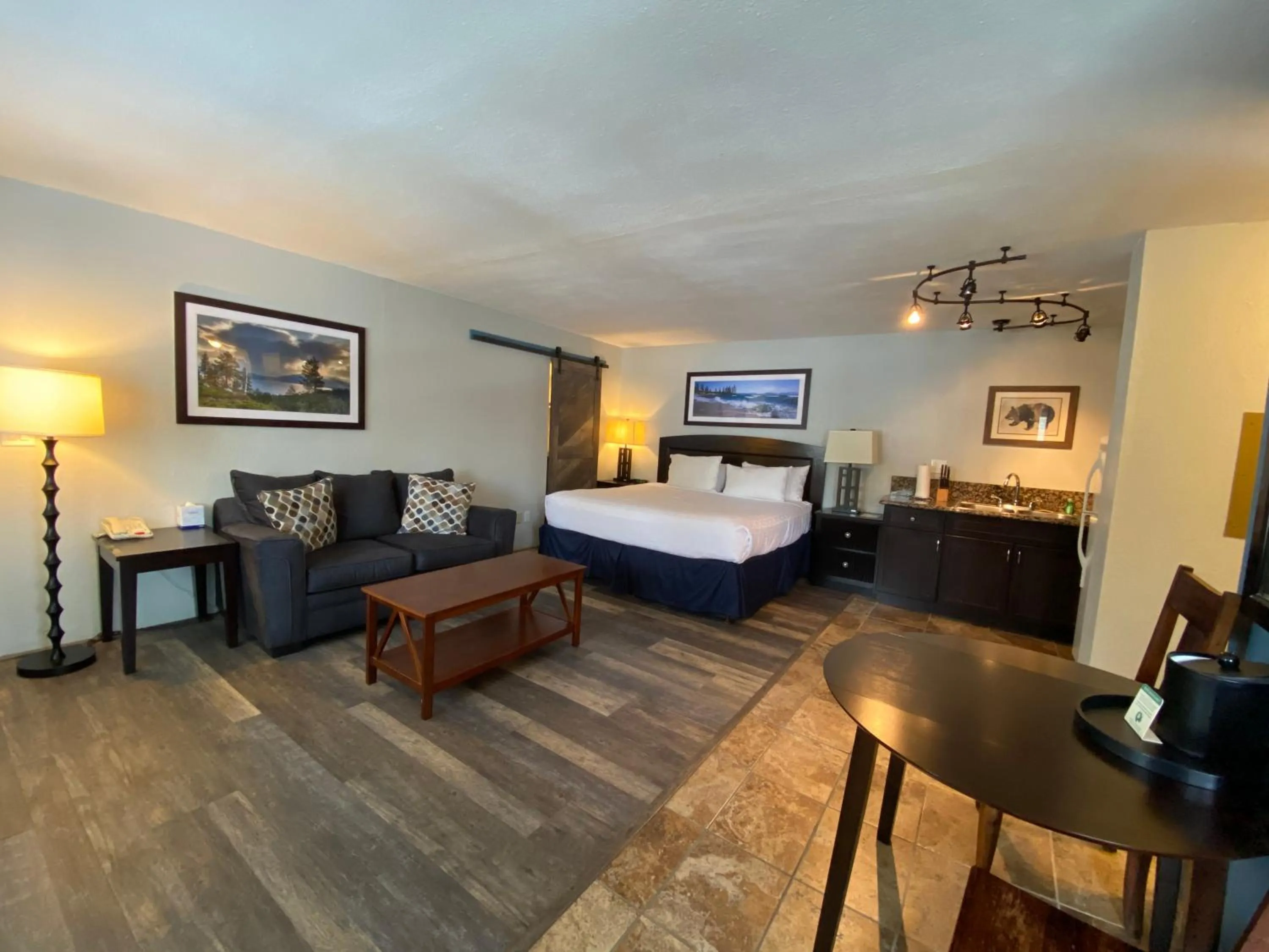 Other, Bed in Heavenly Inn Lake Tahoe