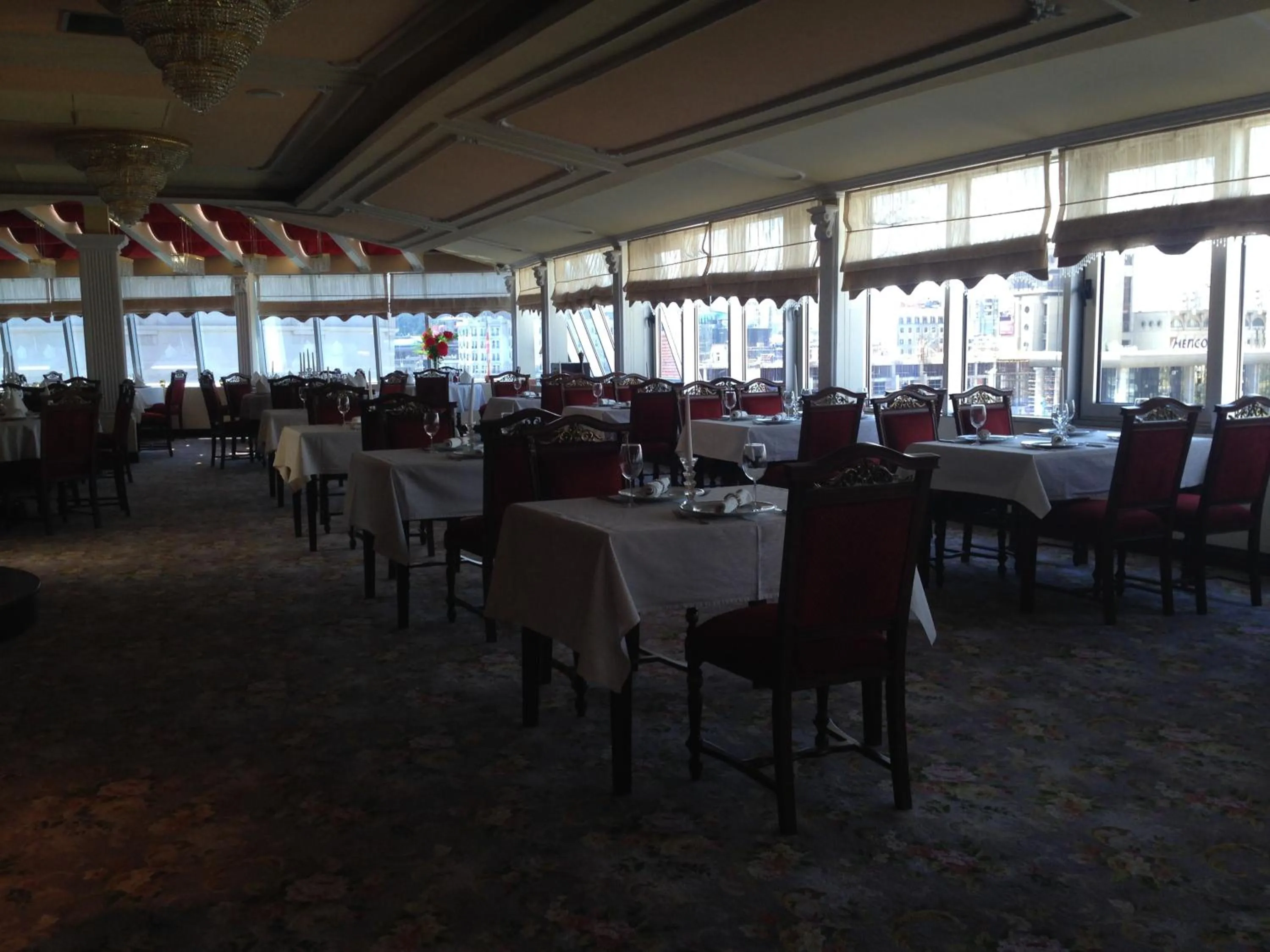 Restaurant/places to eat in Stone Bridge Hotel