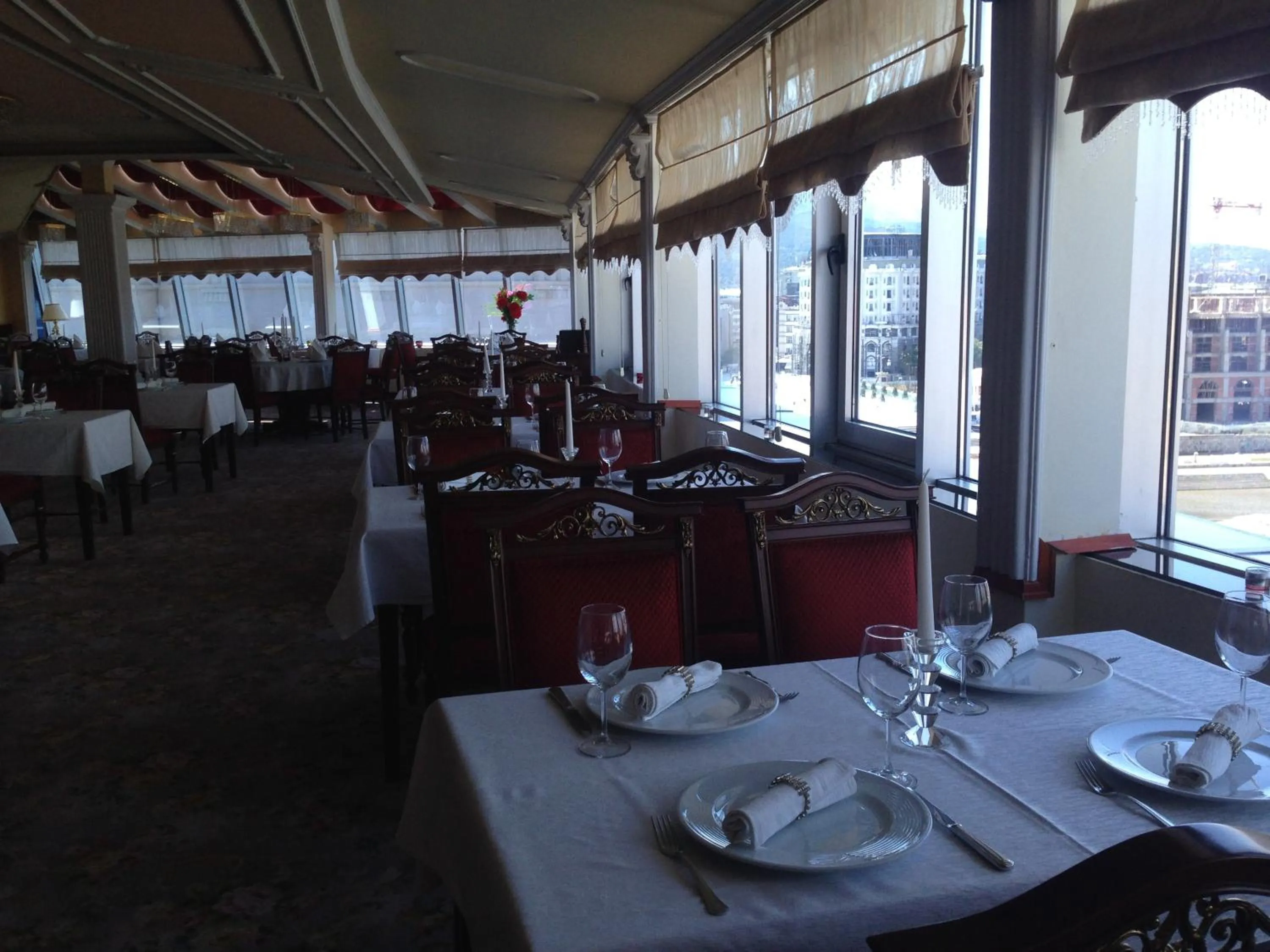 Restaurant/places to eat in Stone Bridge Hotel