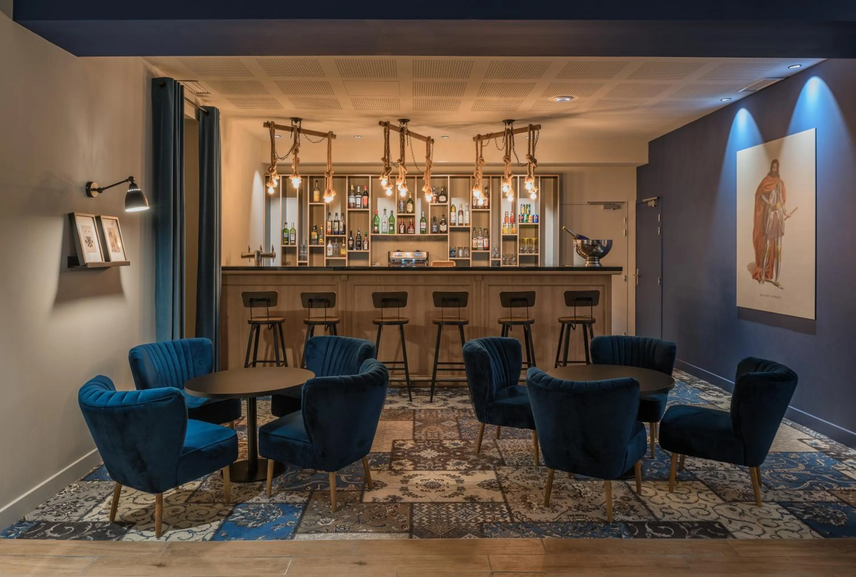 Lounge or bar in SOWELL HOTELS Les Chevaliers