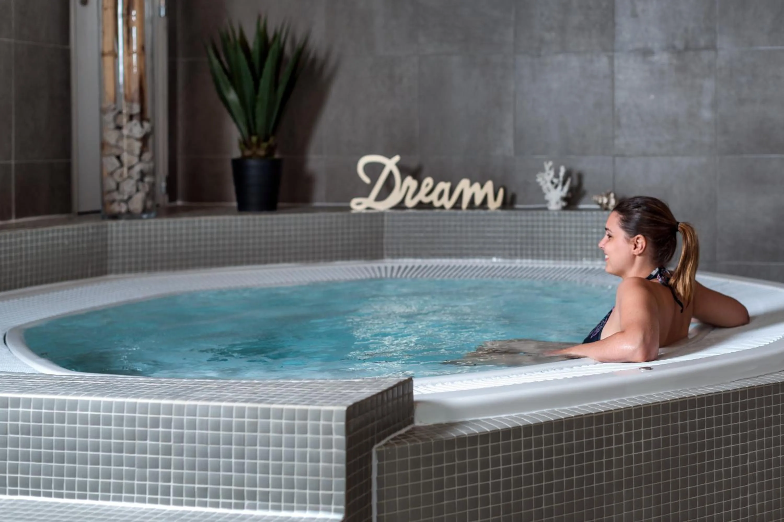 Hot Tub in SOWELL HOTELS Les Chevaliers