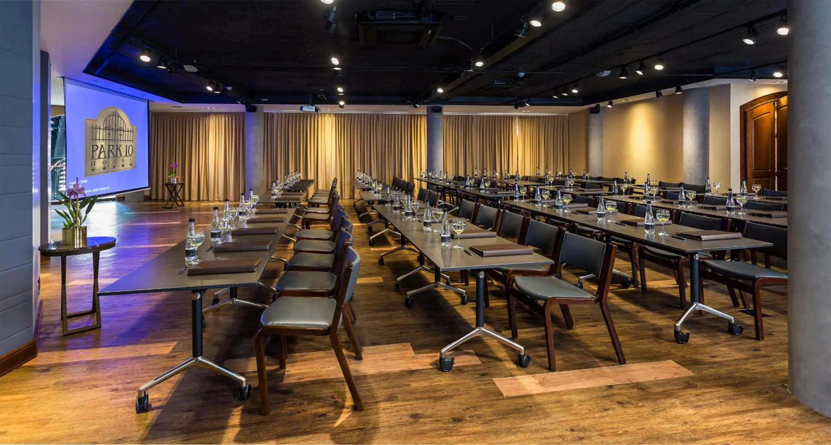 Meeting/conference room in Hotel Park10