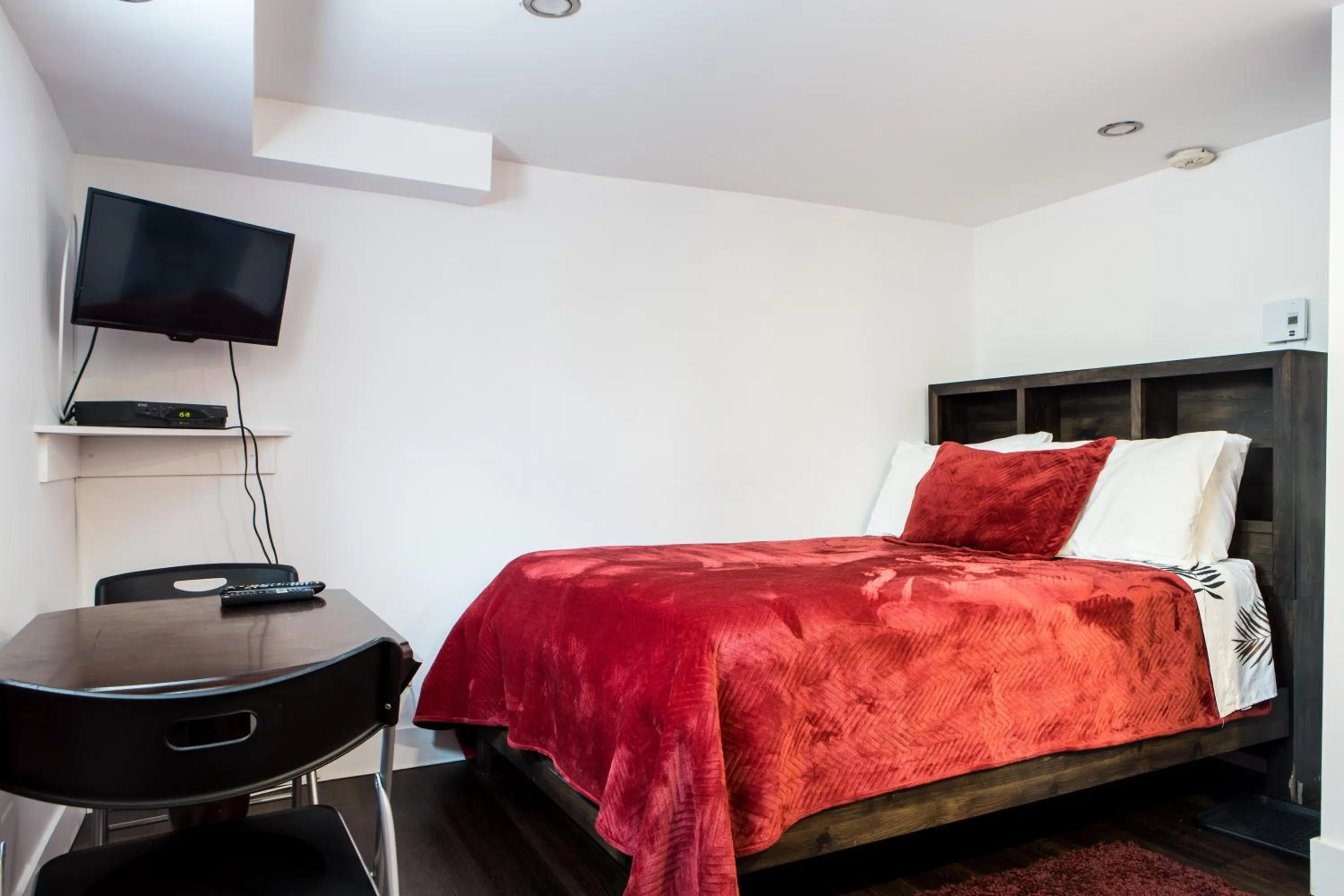 Bed in Motel LA RÉFÉRENCE