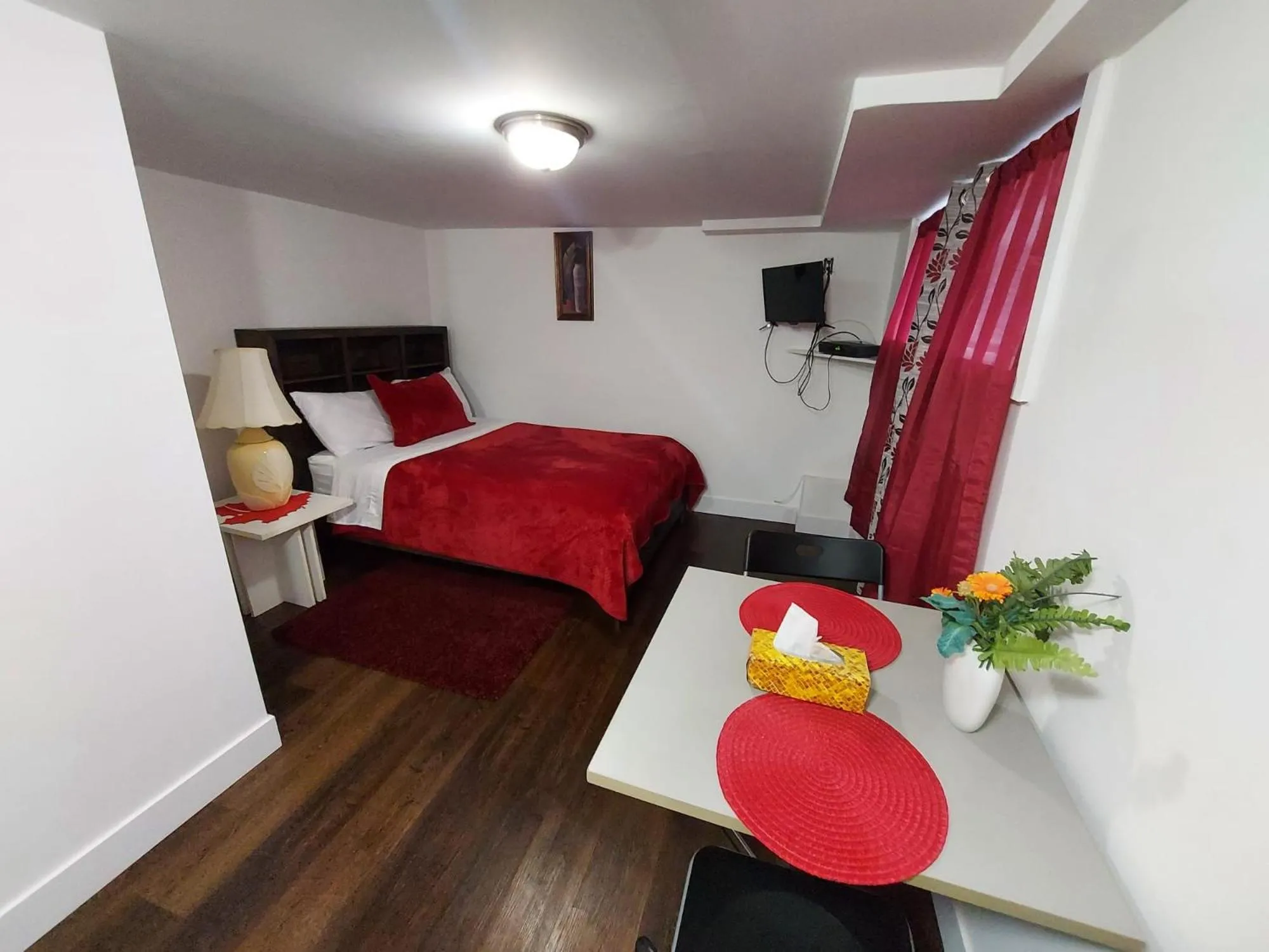 Bed in Motel LA RÉFÉRENCE