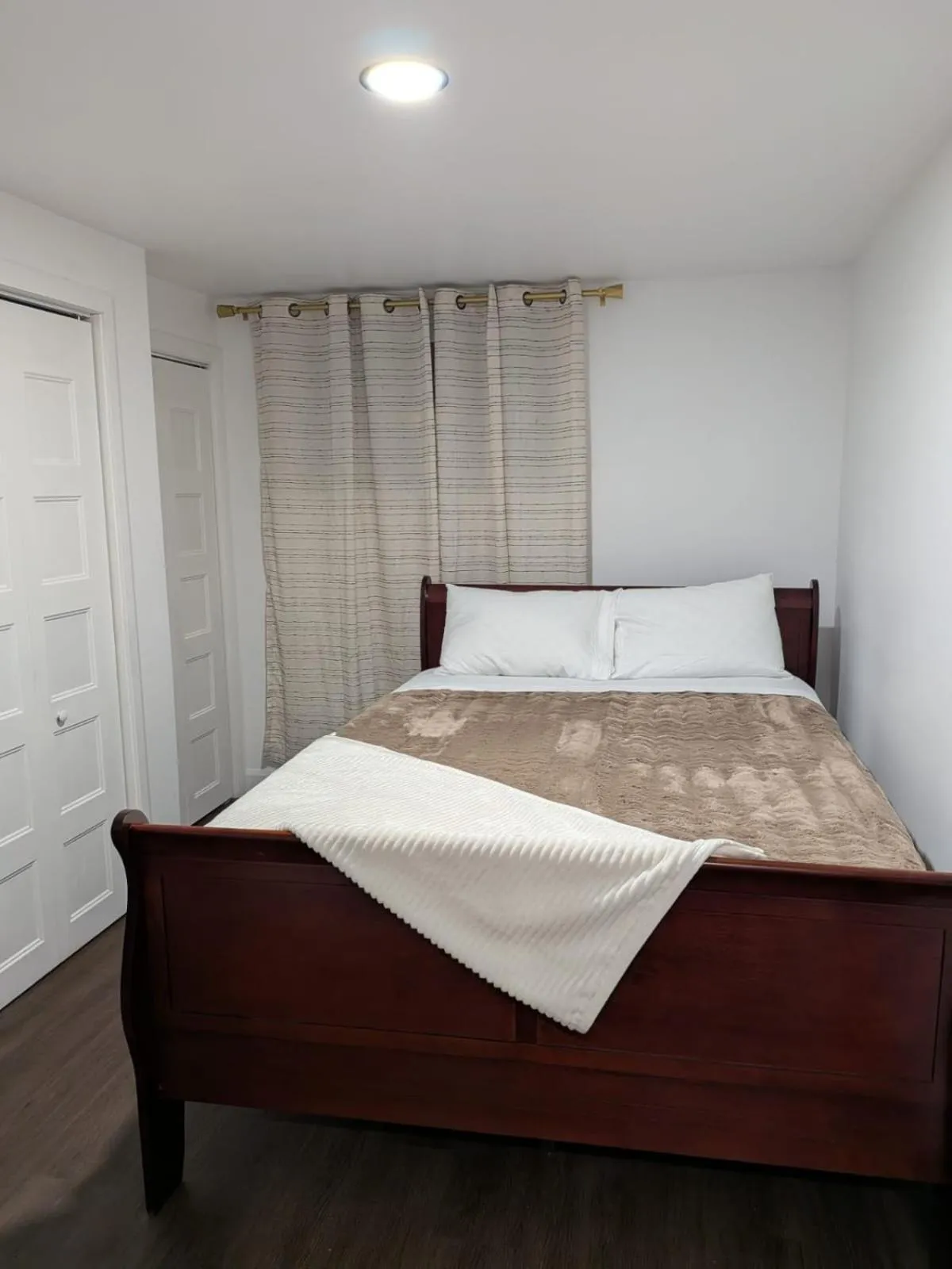 Bed in Motel LA RÉFÉRENCE