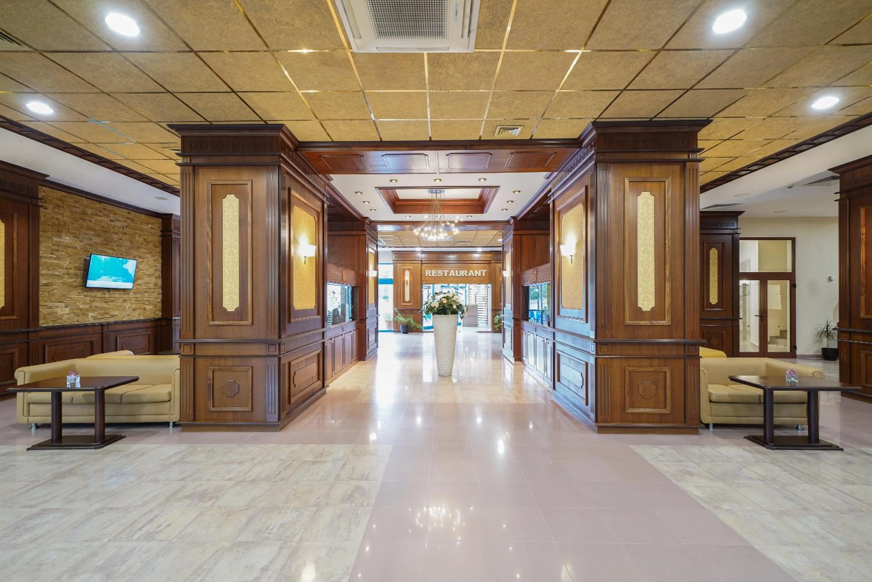 Lobby or reception in GRIFID Arabella Hotel - Ultra All inclusive & Aquapark