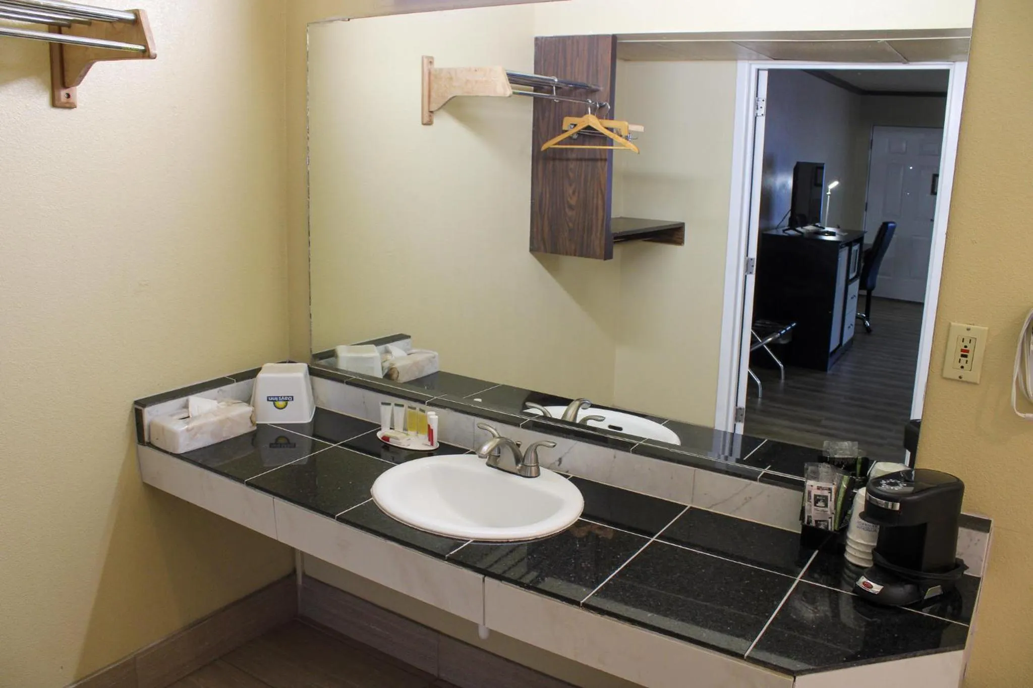 Bathroom in Days Inn by Wyndham Bend