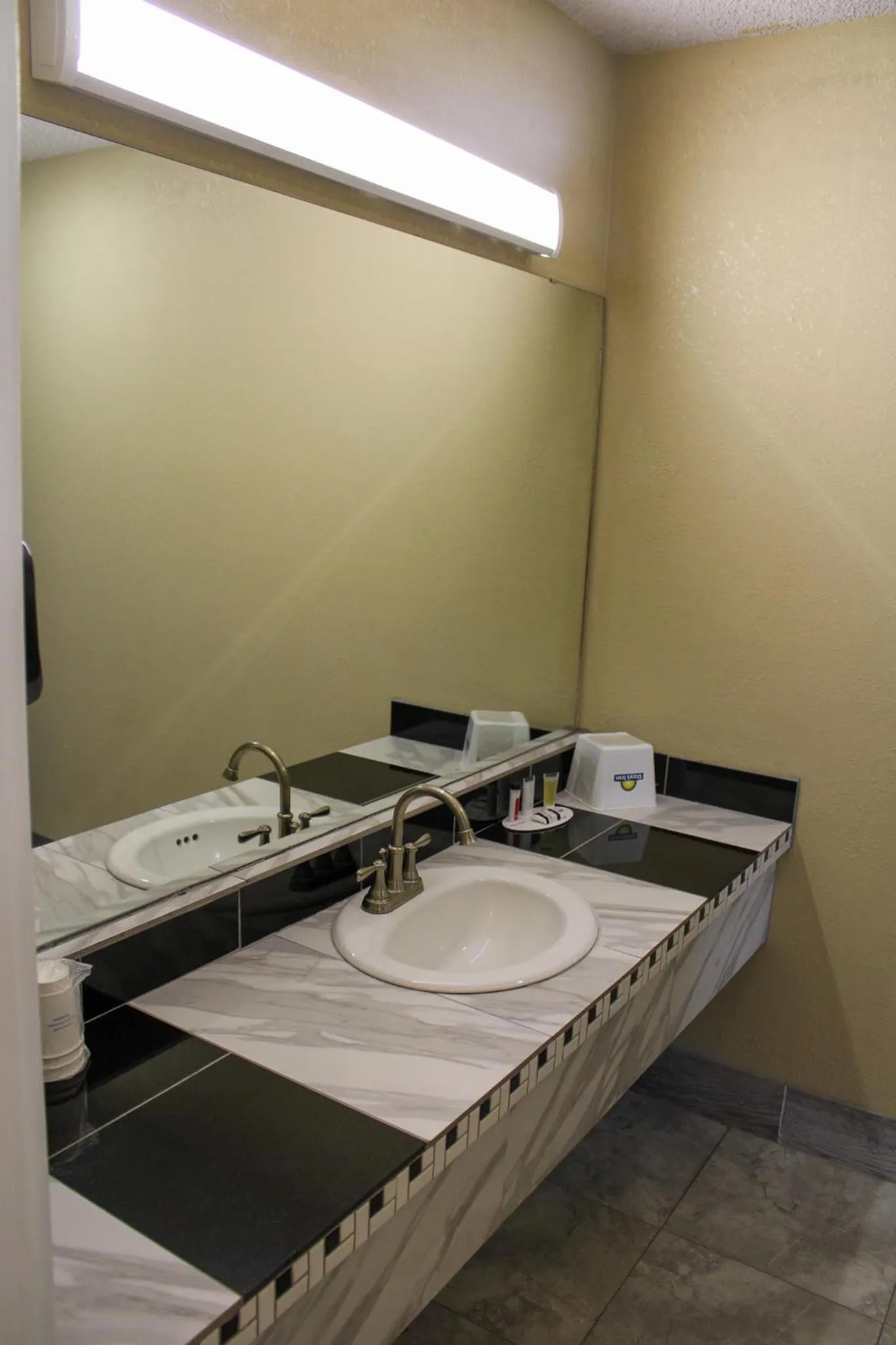 Bathroom in Days Inn by Wyndham Bend