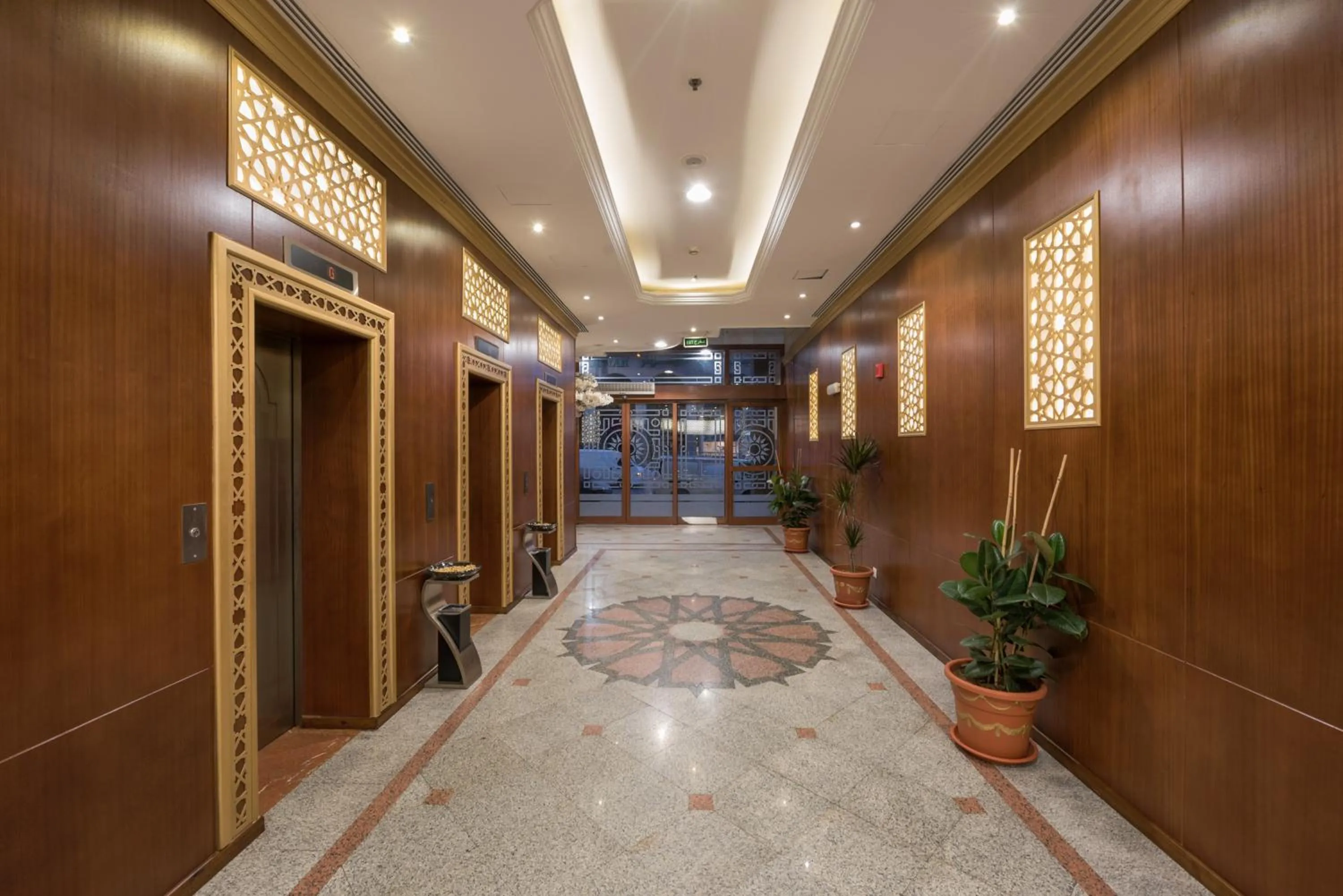 Lobby or reception in Rawdhat Al Mukhtara Hotel