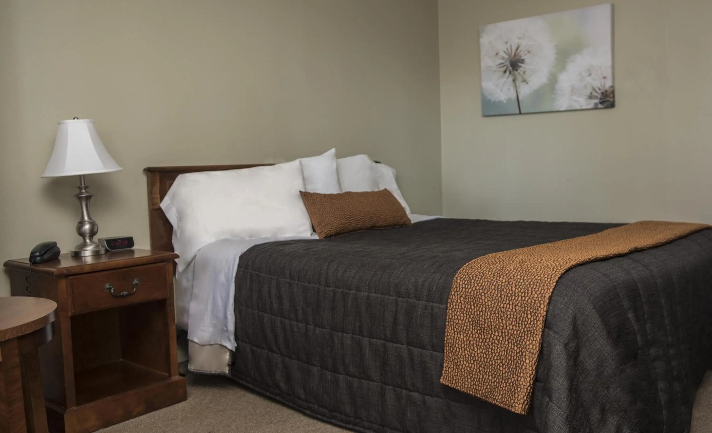 Bed in Le Deauville Motel