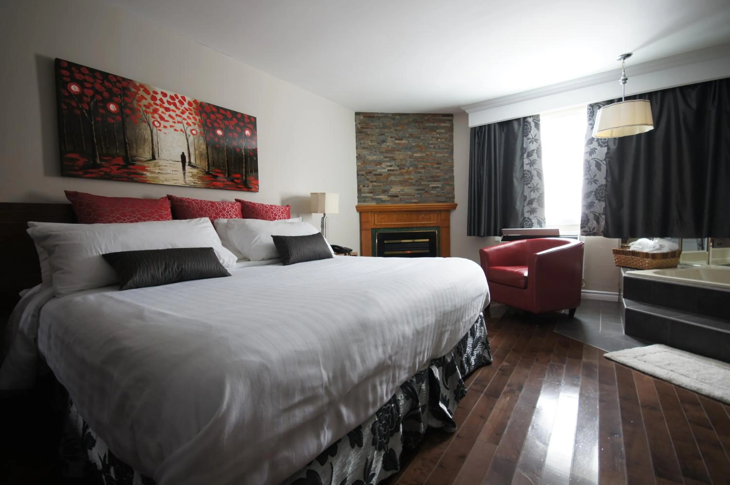 Bed in Le Deauville Motel