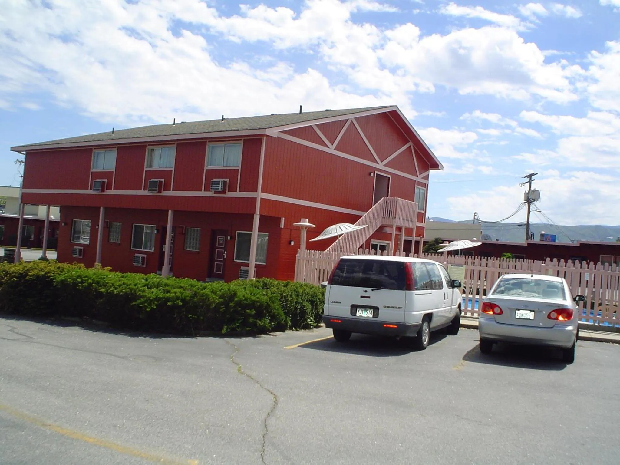 Facade/entrance in Avenue Motel Wenatchee