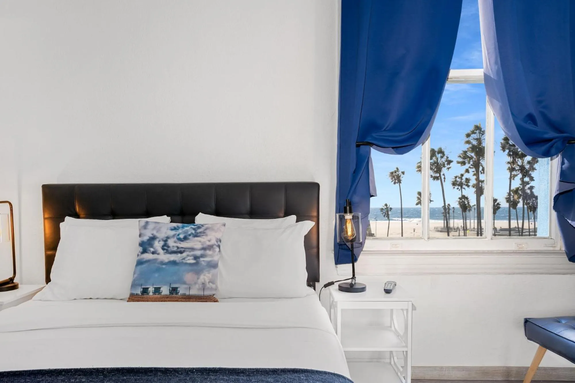 Bedroom, Bed in Samesun Venice Beach Hotel & Hostel