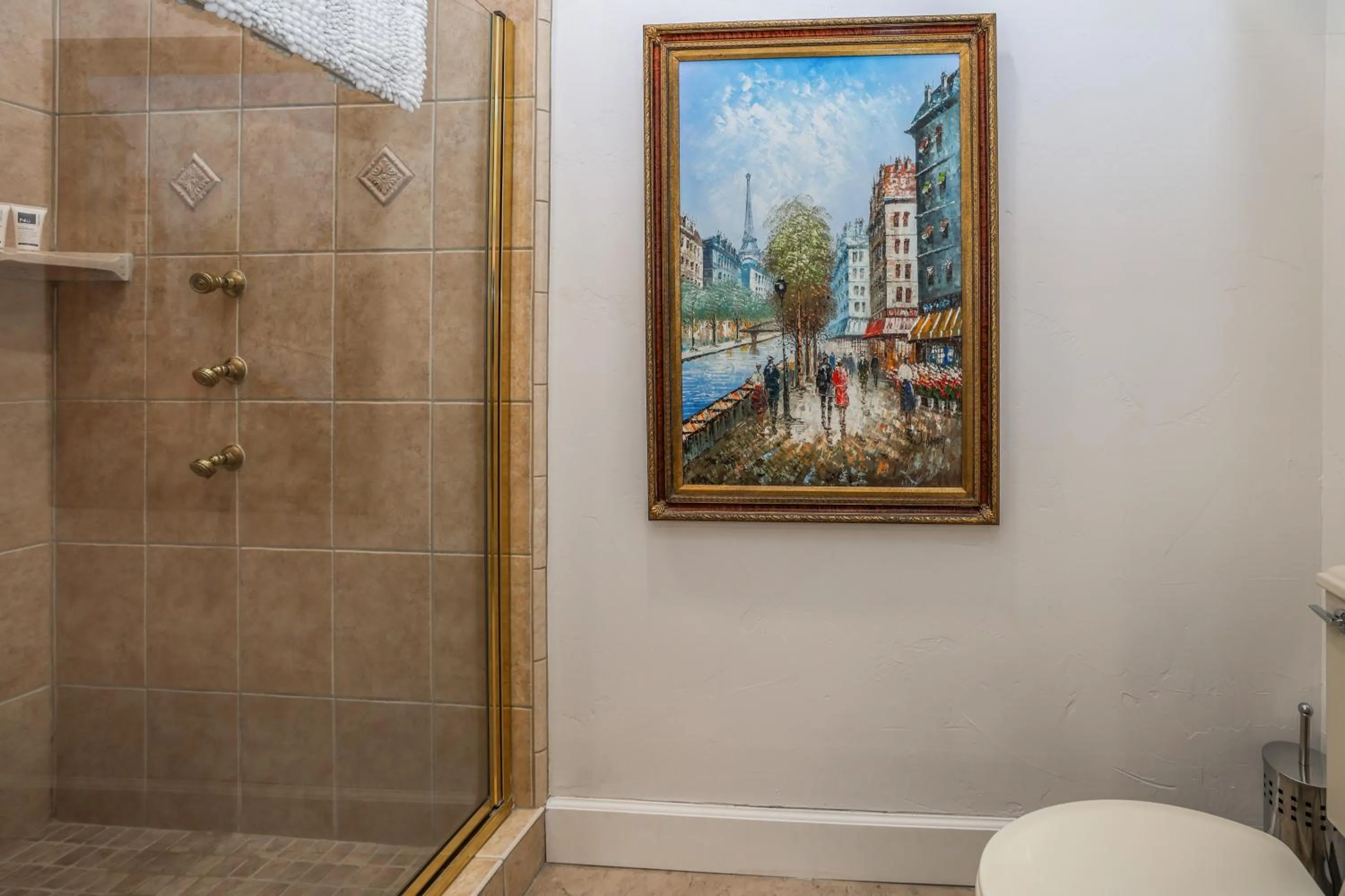 Shower in Cayucos Sunset Inn