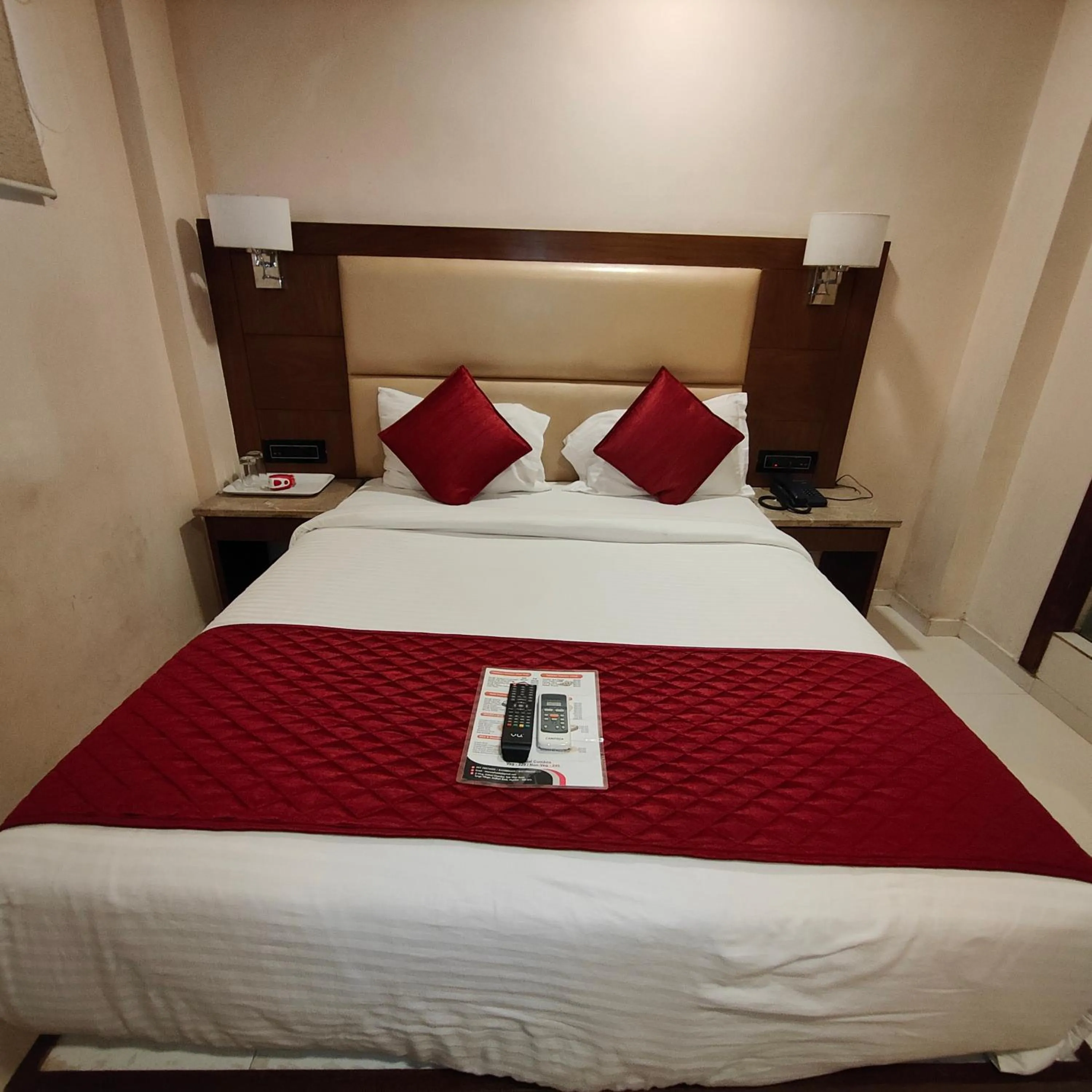 Bed in Oxford Hotel Powai