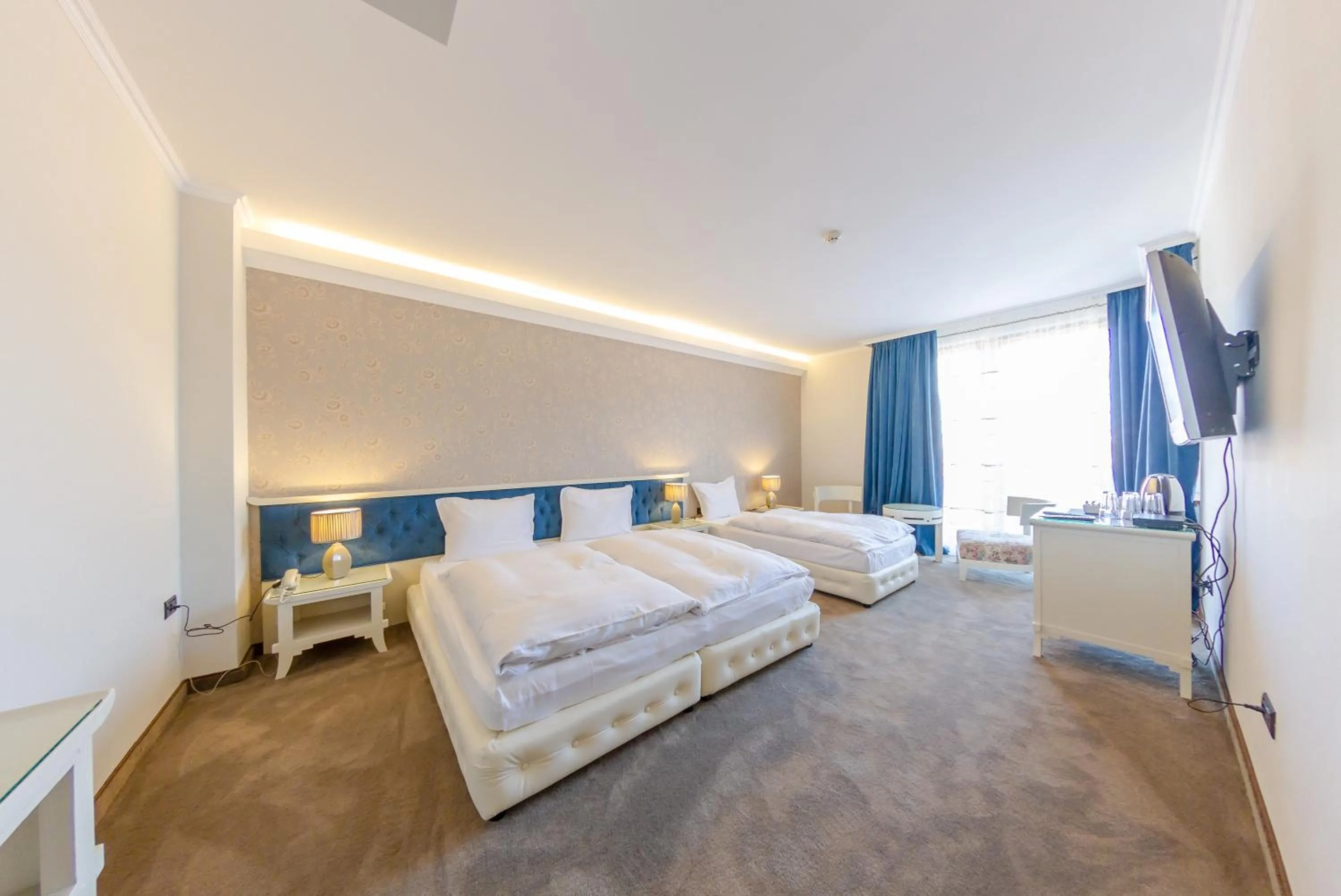 Photo of the whole room, Bed in Hotel Studio