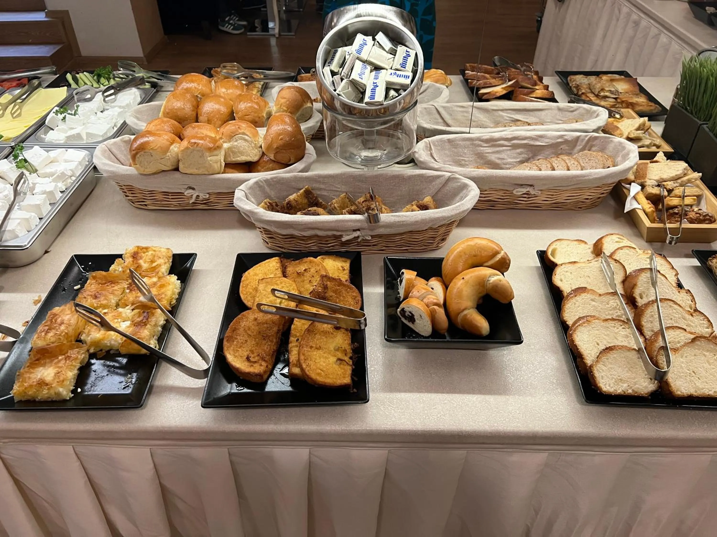 Breakfast in Hotel Studio