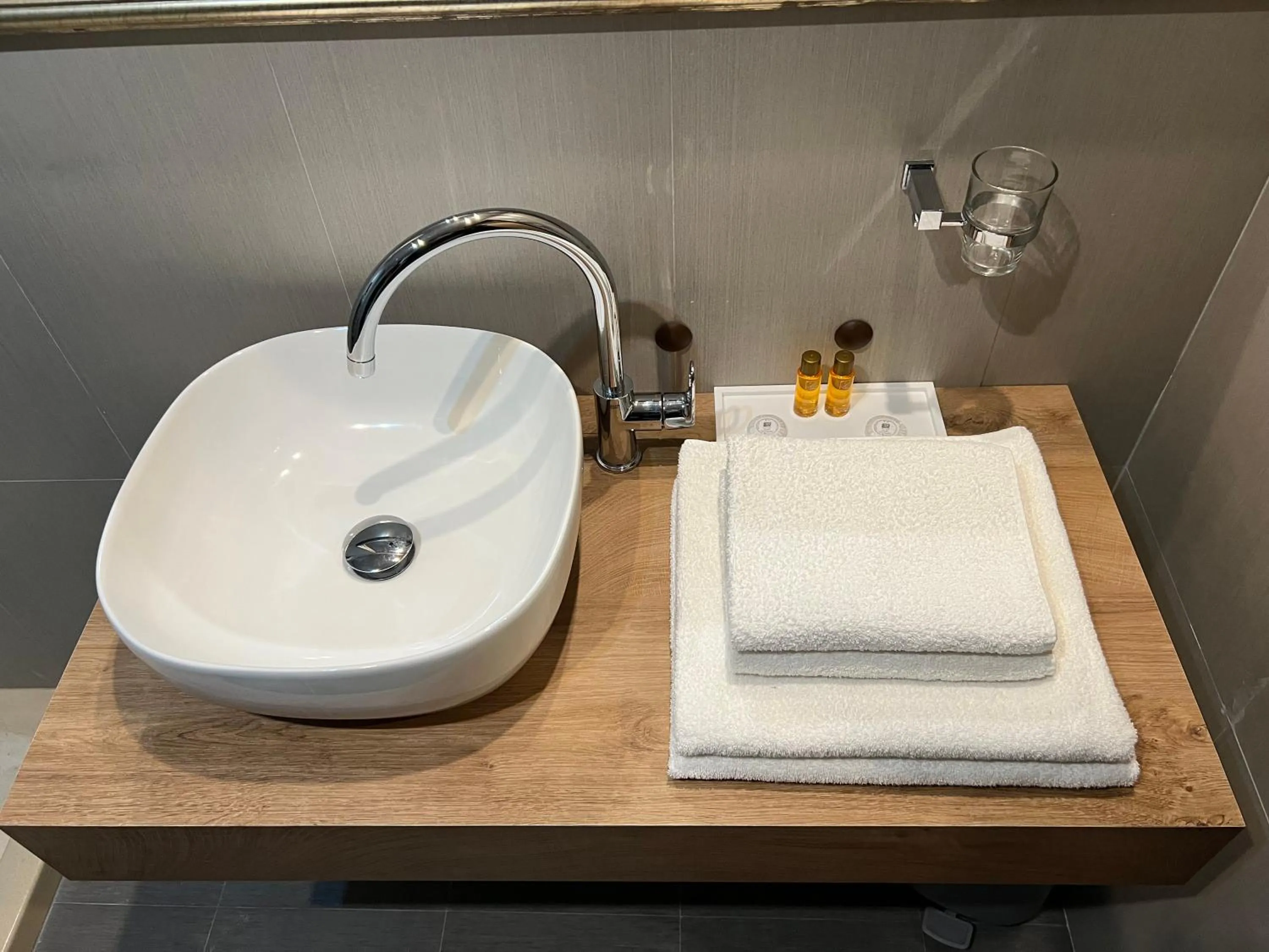 Bathroom in Hotel Studio