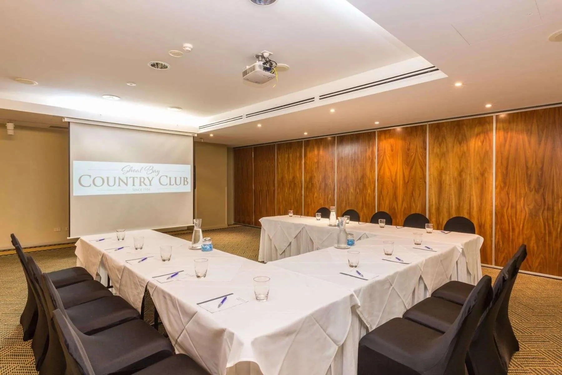 Meeting/conference room in Ramada Resort by Wyndham Shoal Bay