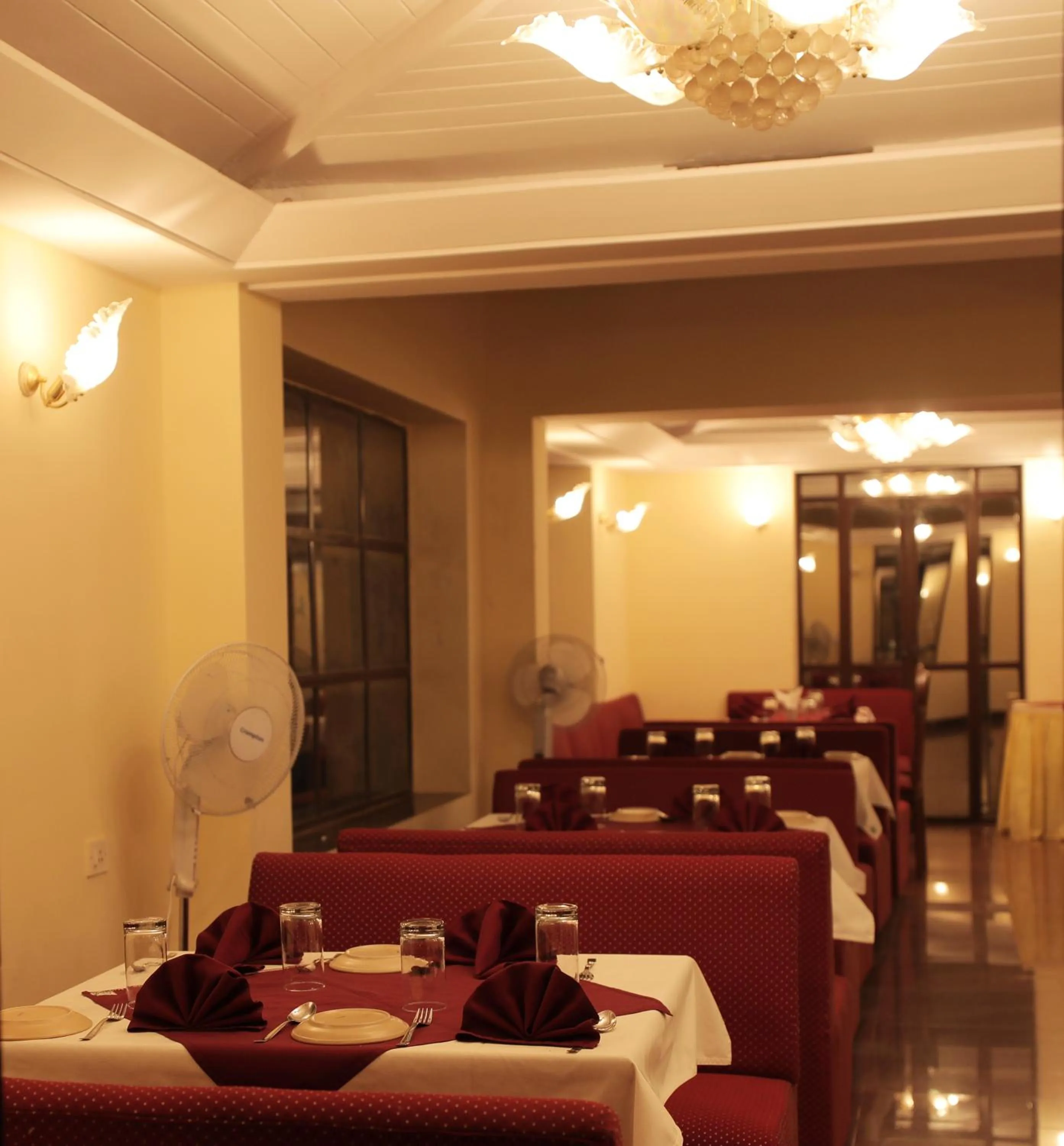 Restaurant/places to eat in The Dhanhills - a valley view hotel in panchgani