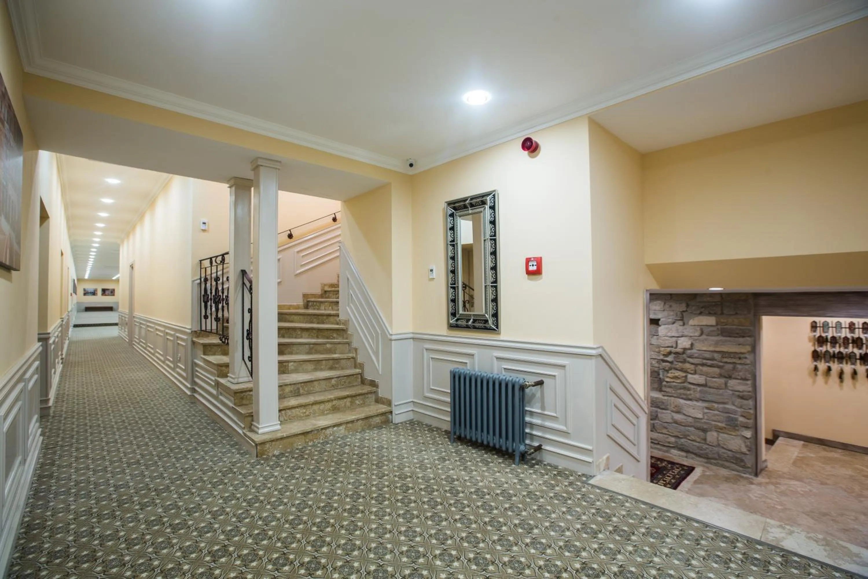 Lobby or reception in Boutique 19 Hotel