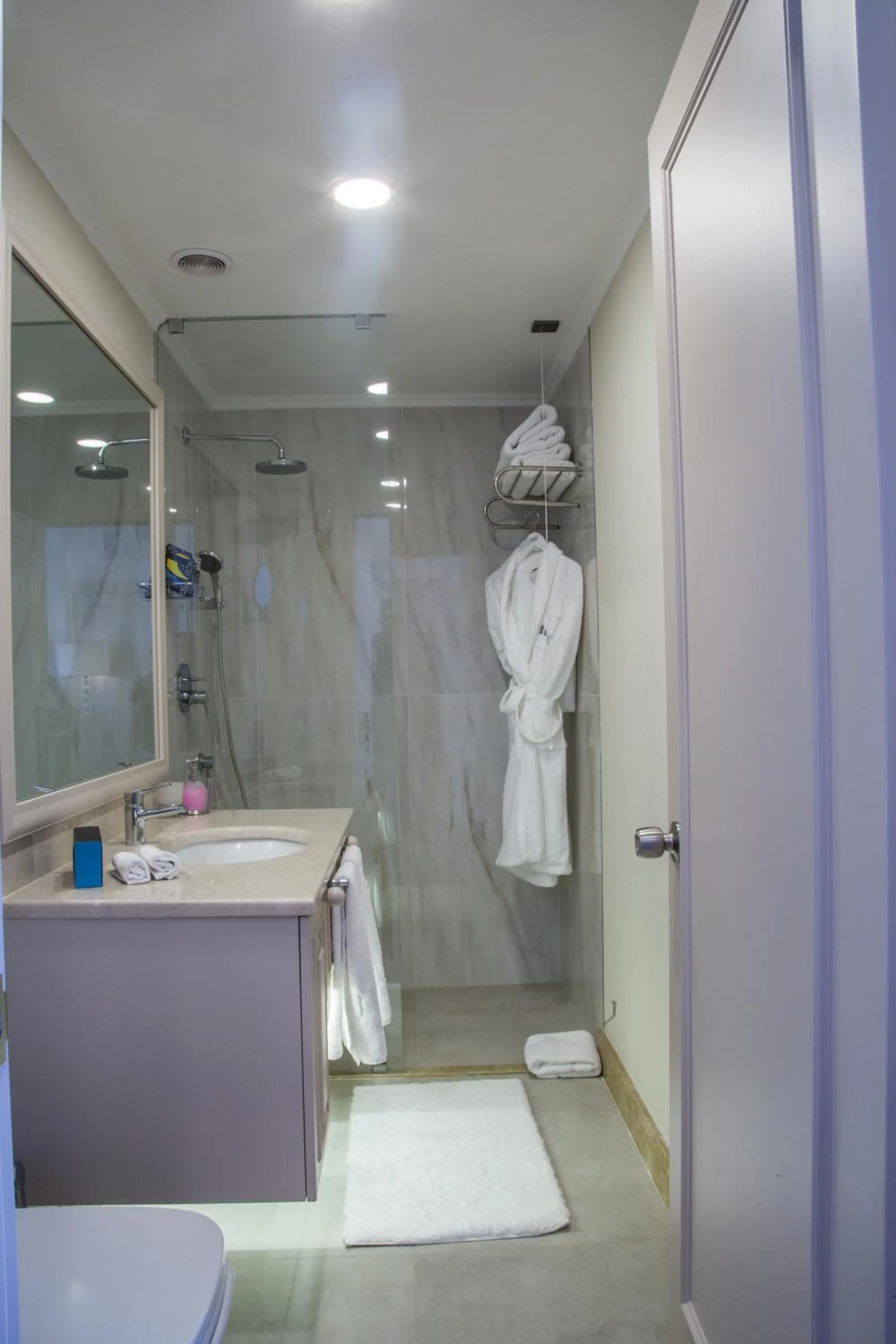 Bathroom in Boutique 19 Hotel